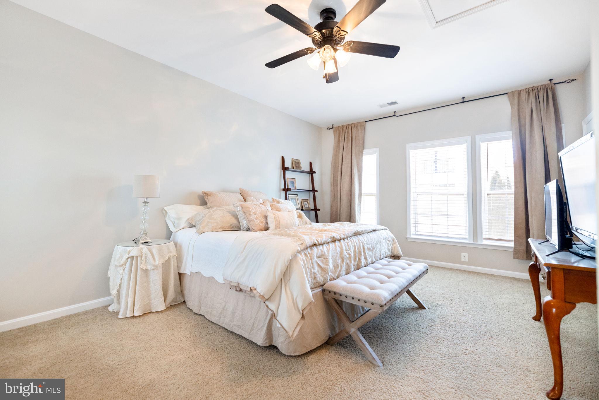 LANSDOWNE TOWN CENTER - Residential