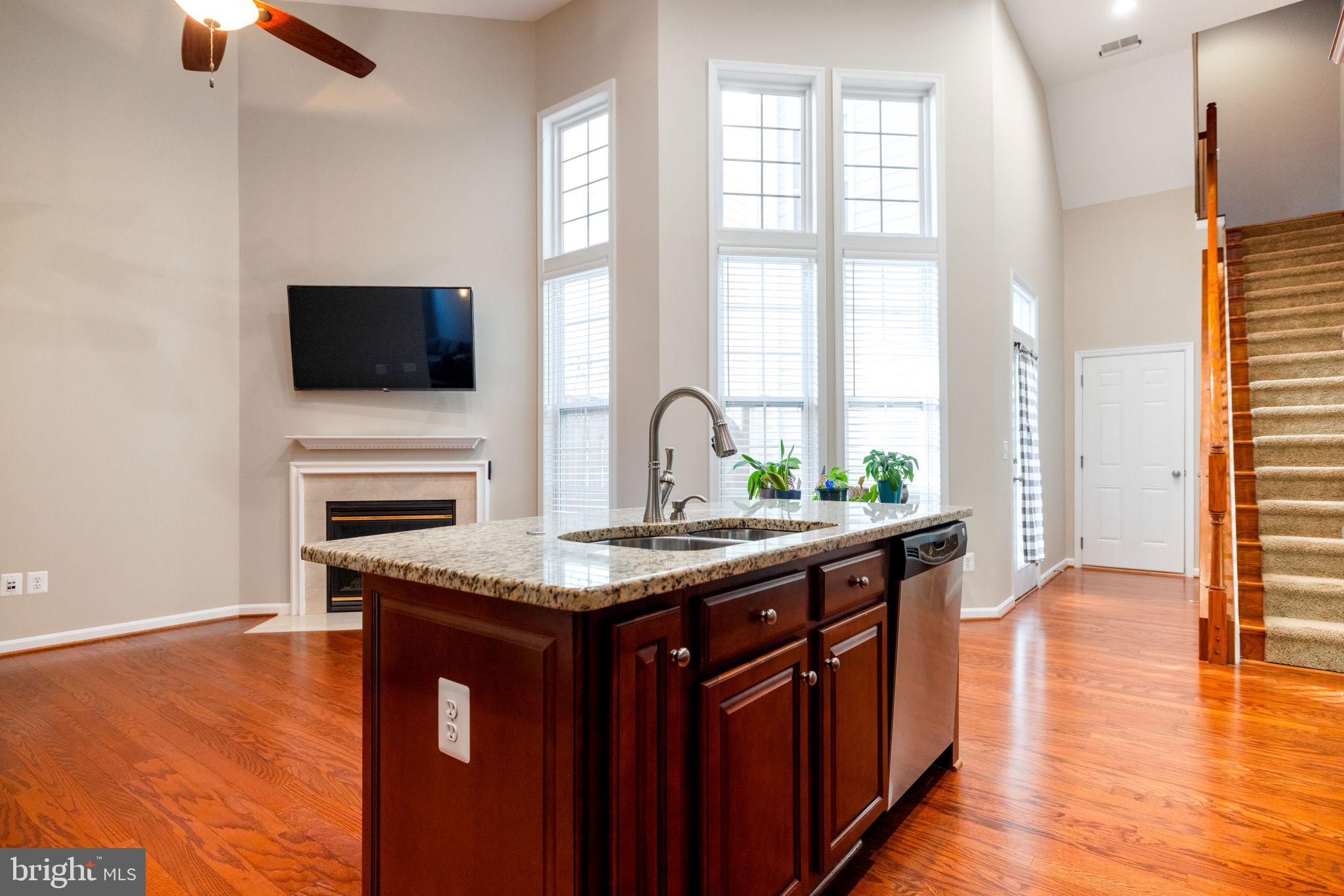 LANSDOWNE TOWN CENTER - Residential