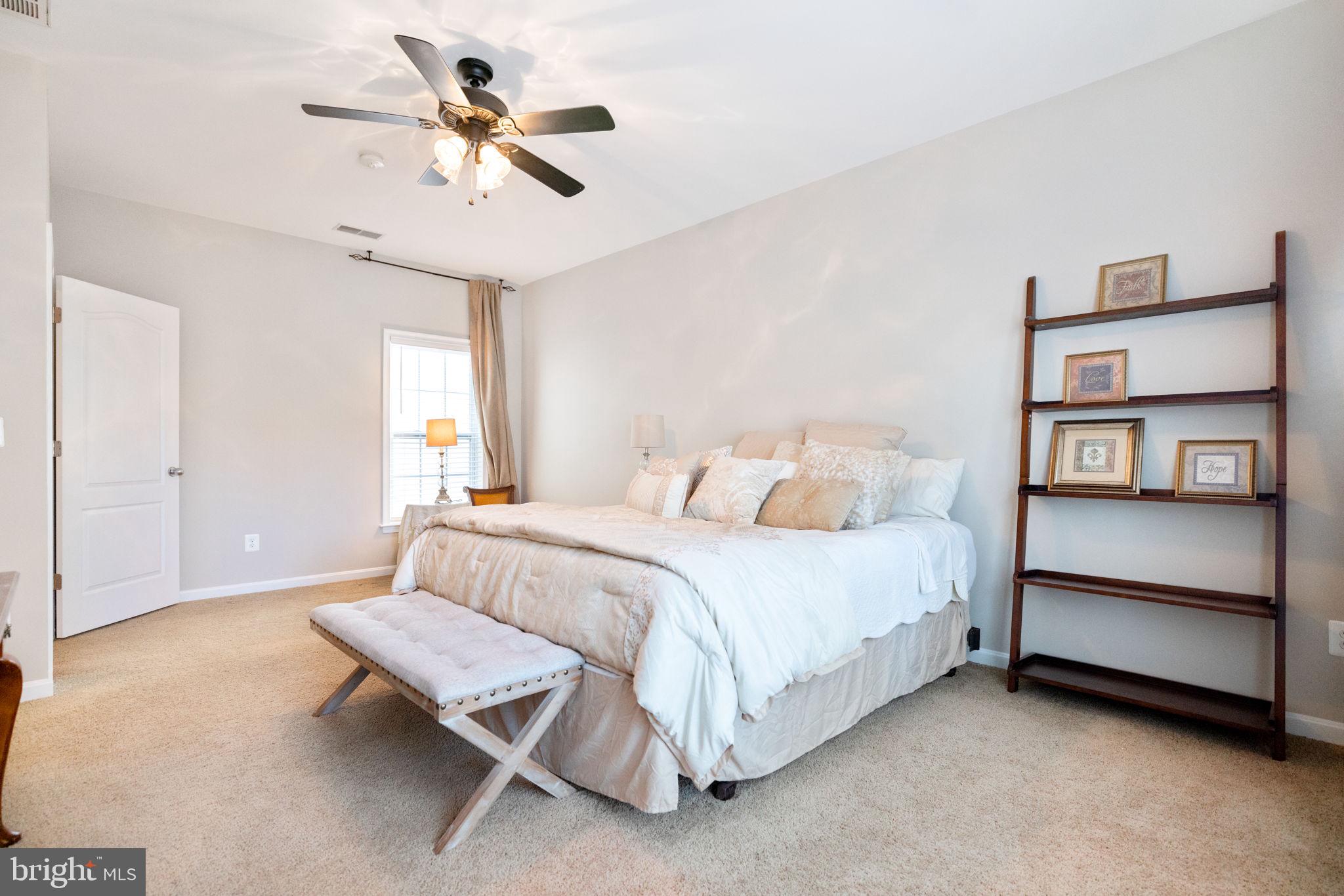 LANSDOWNE TOWN CENTER - Residential