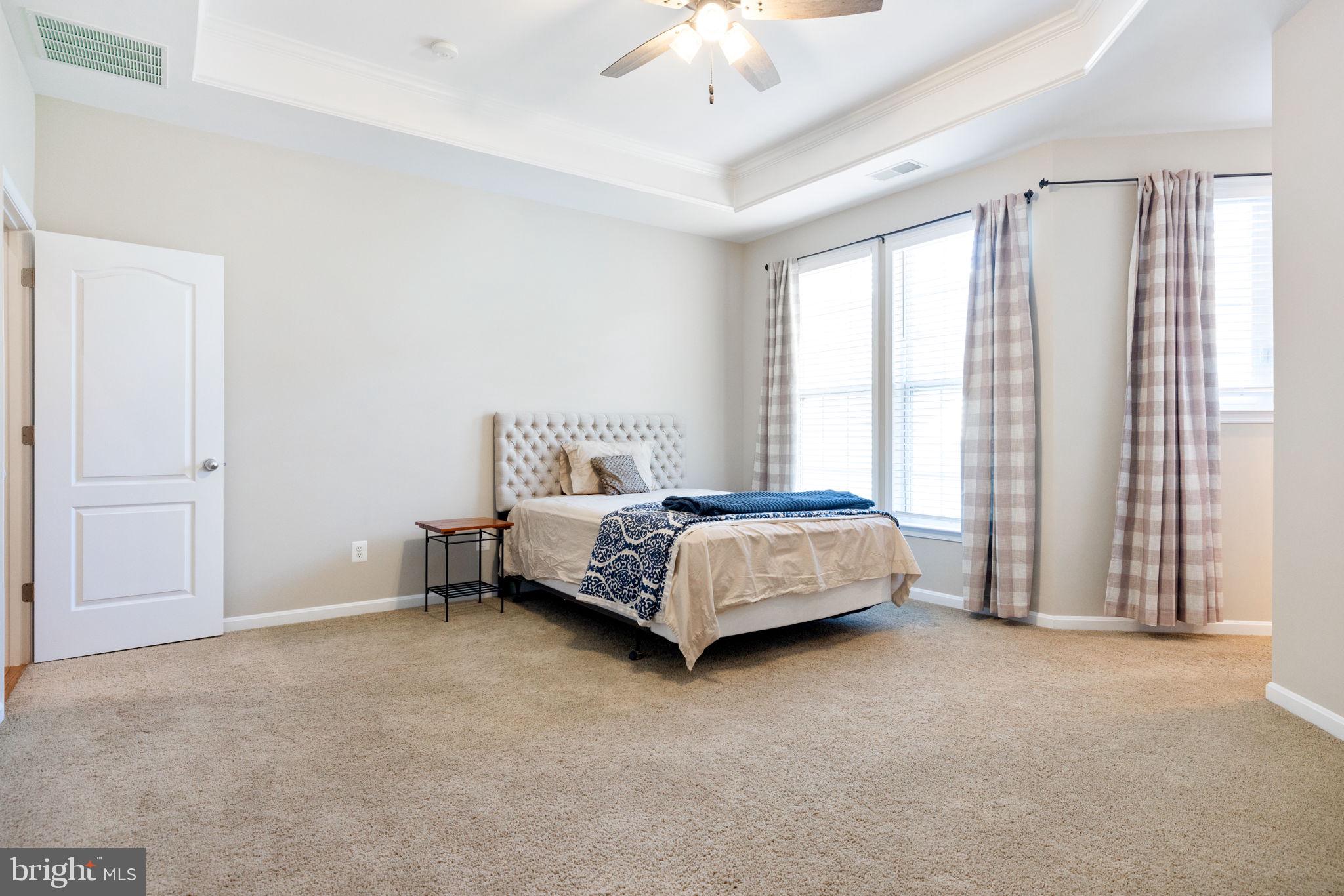 LANSDOWNE TOWN CENTER - Residential