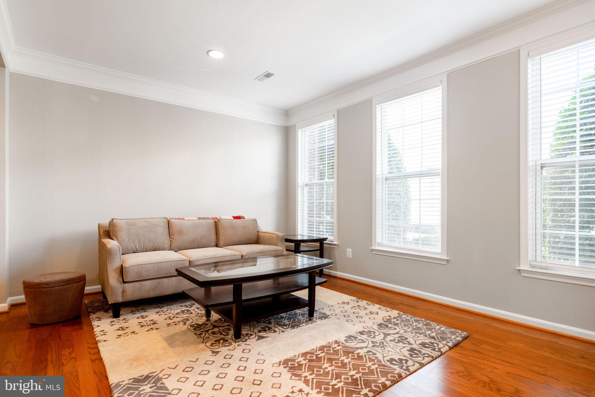 LANSDOWNE TOWN CENTER - Residential