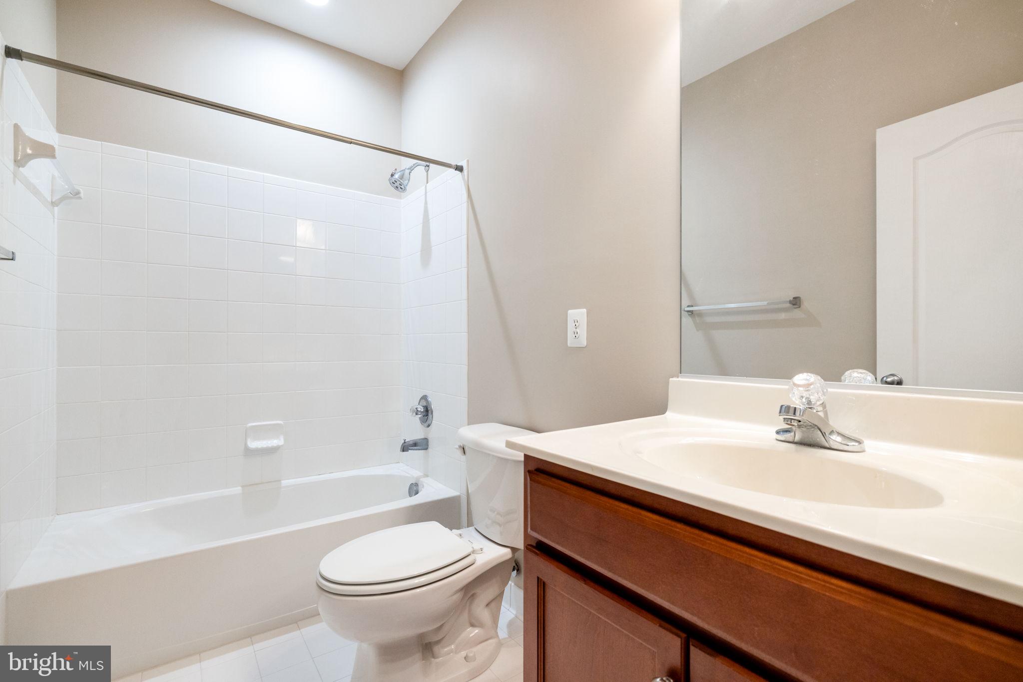 LANSDOWNE TOWN CENTER - Residential