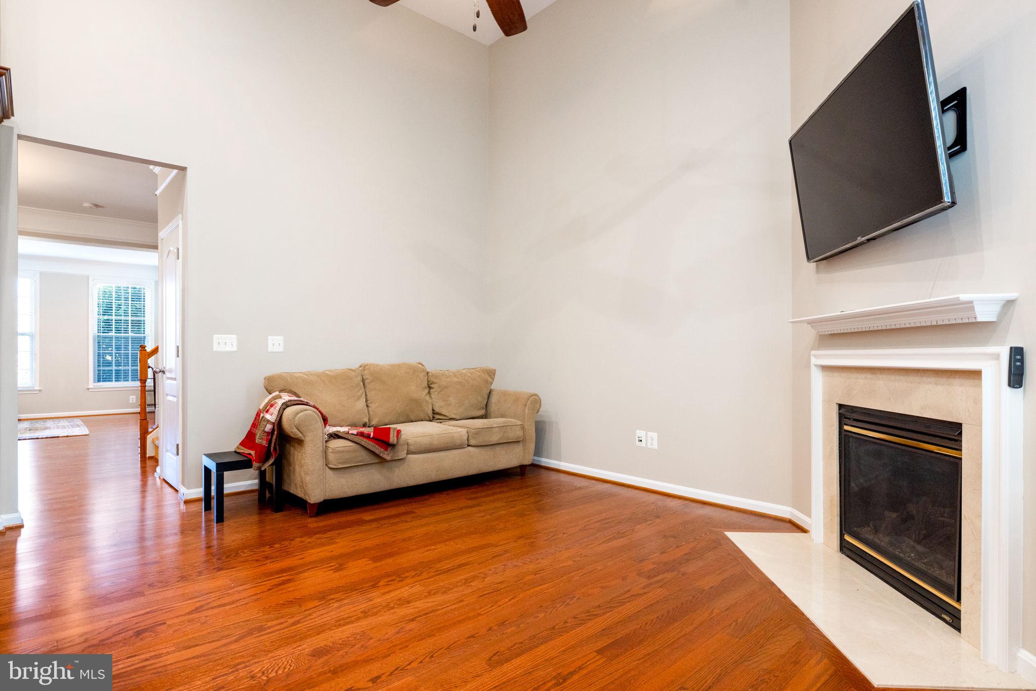 LANSDOWNE TOWN CENTER - Residential