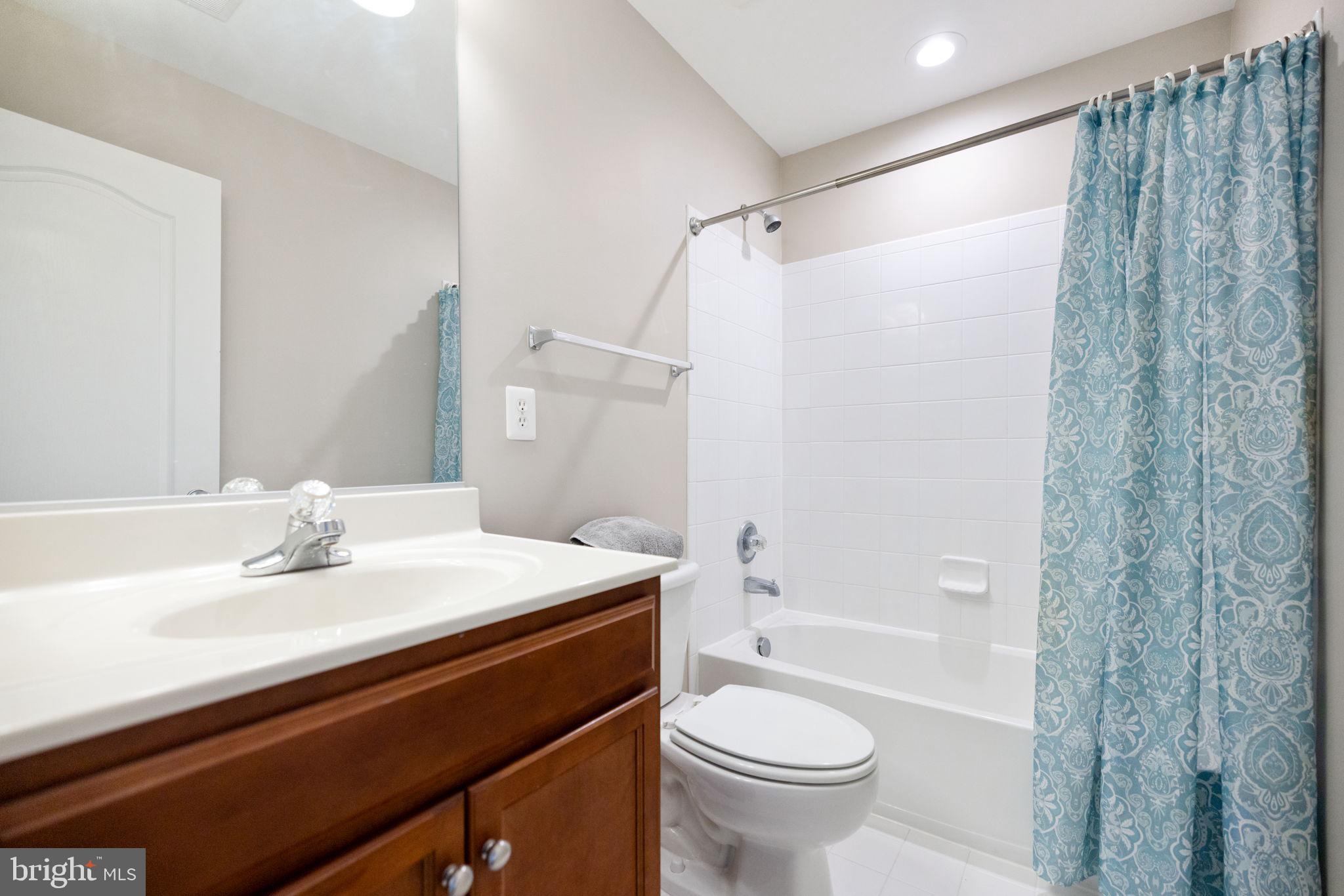 LANSDOWNE TOWN CENTER - Residential