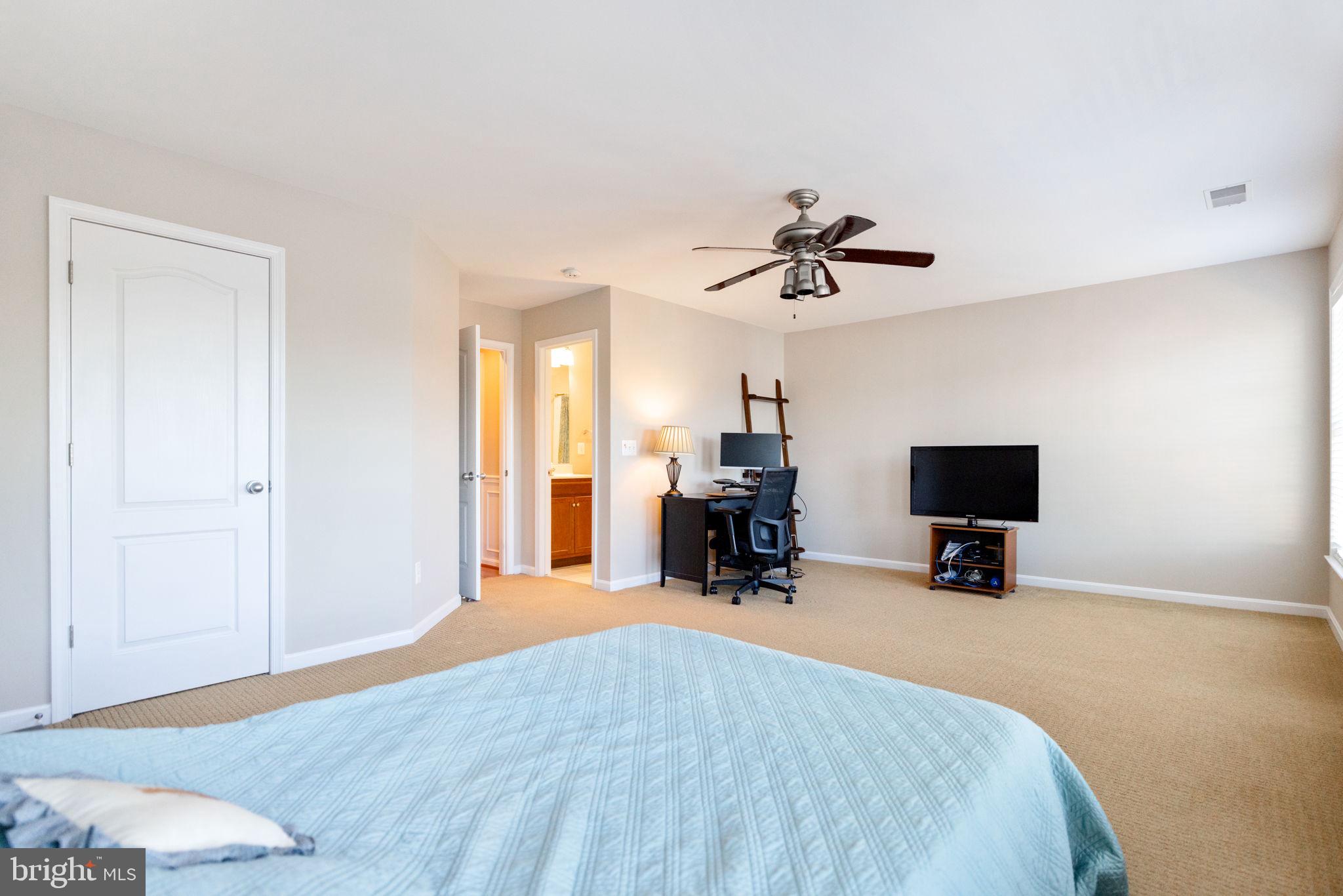 LANSDOWNE TOWN CENTER - Residential