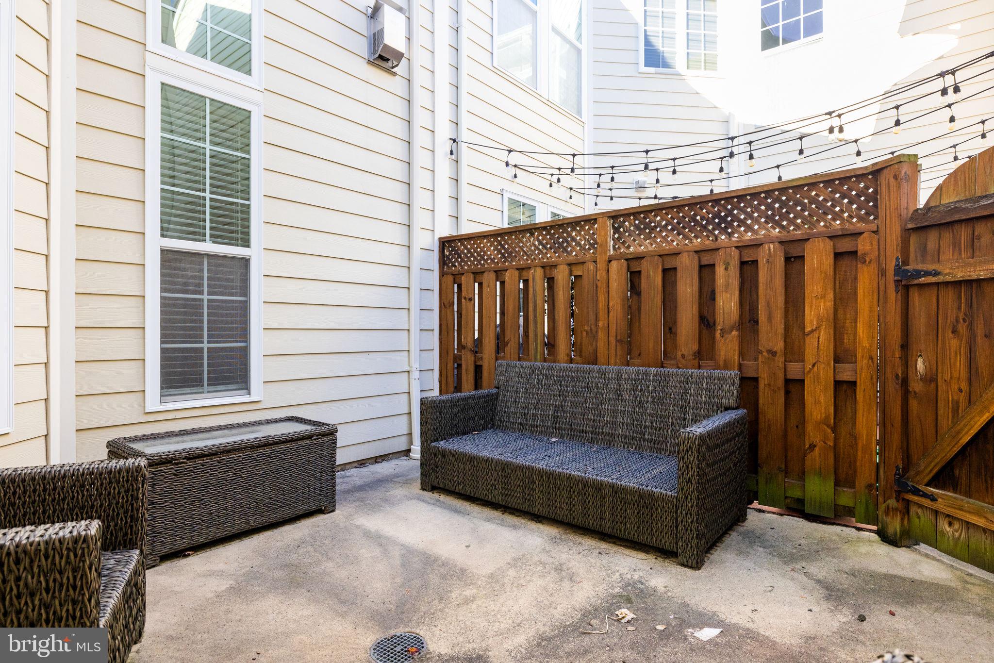 LANSDOWNE TOWN CENTER - Residential