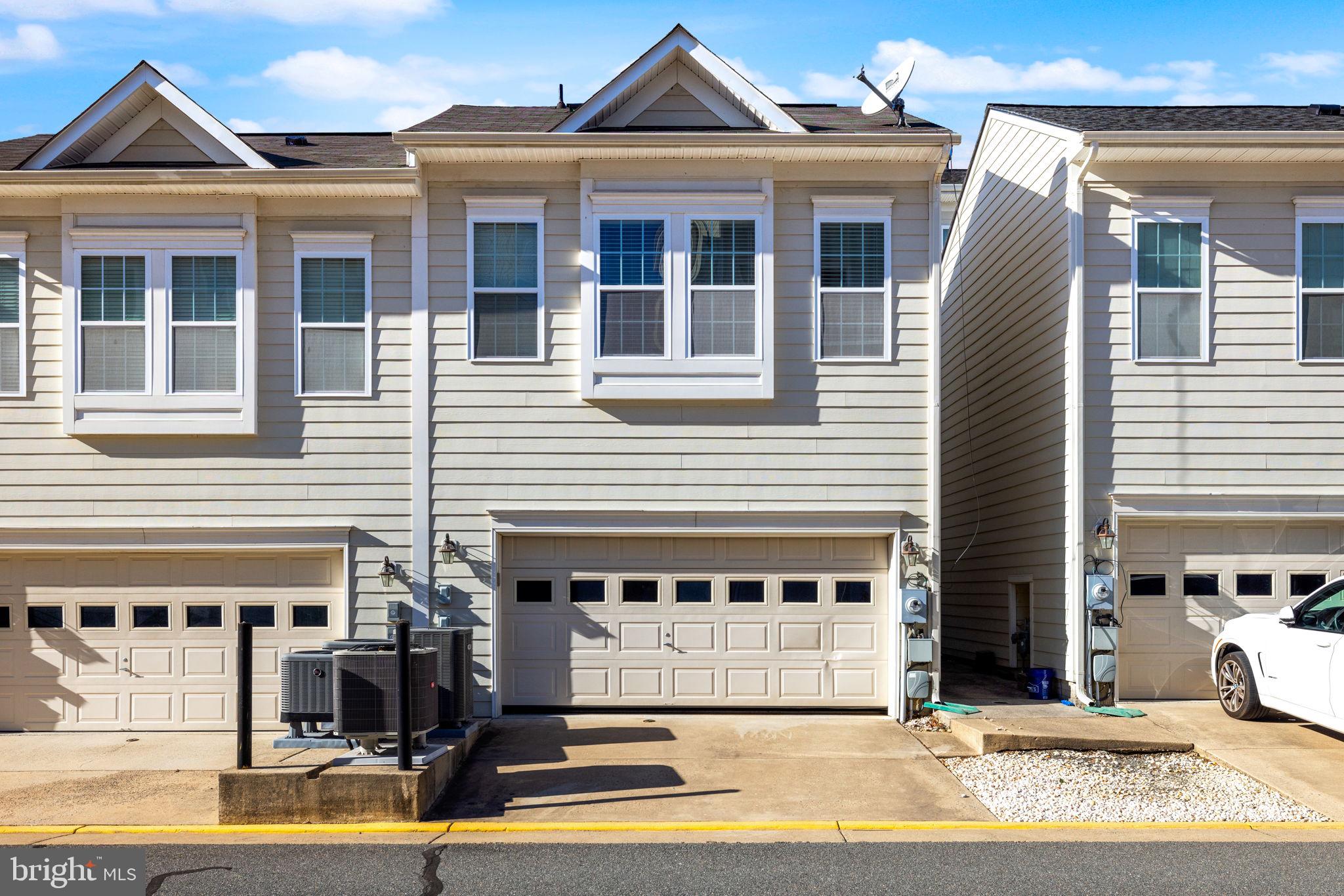 LANSDOWNE TOWN CENTER - Residential