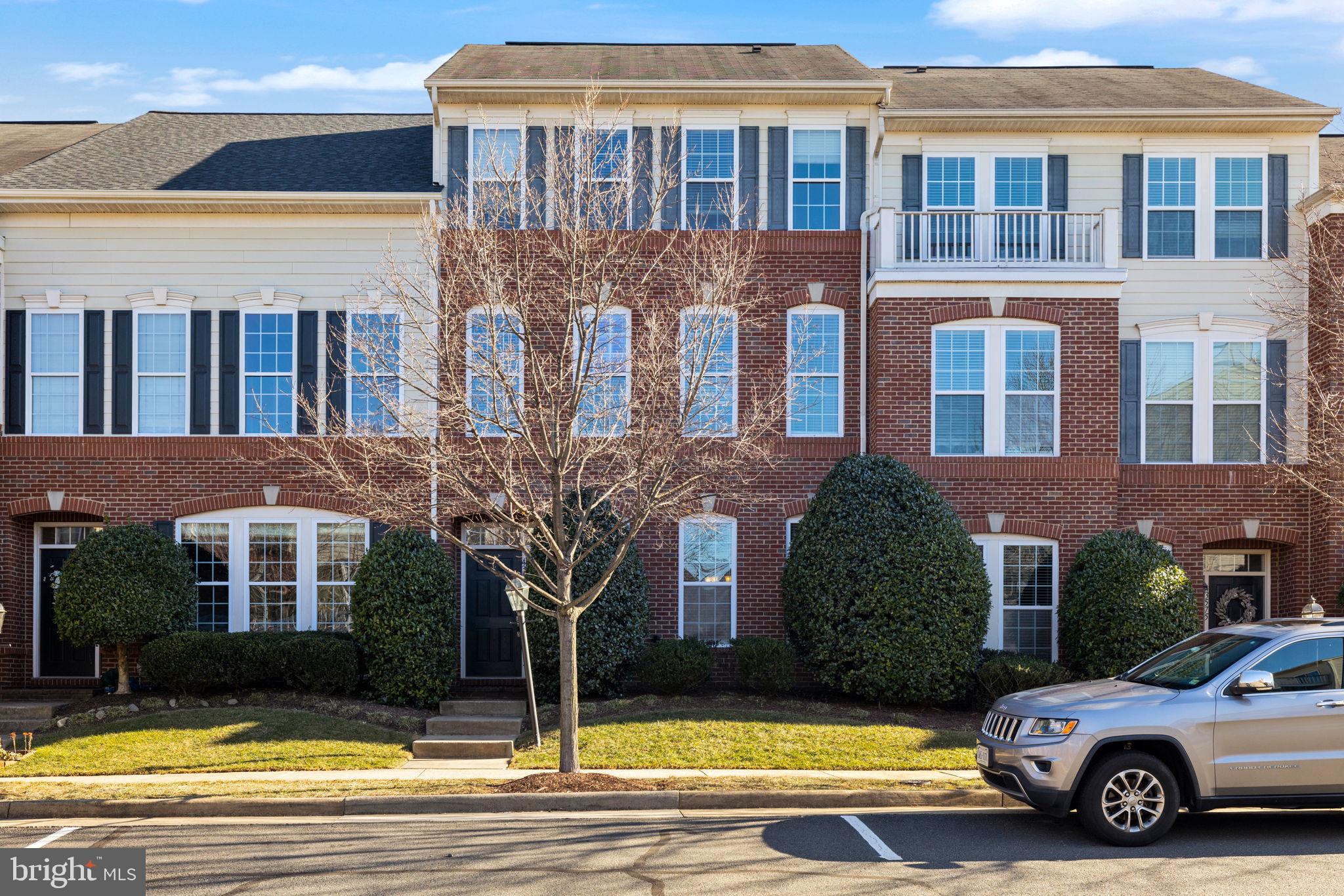 LANSDOWNE TOWN CENTER - Residential