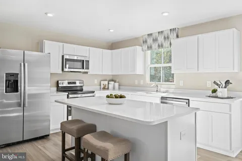 MLS: WVBE2050342
