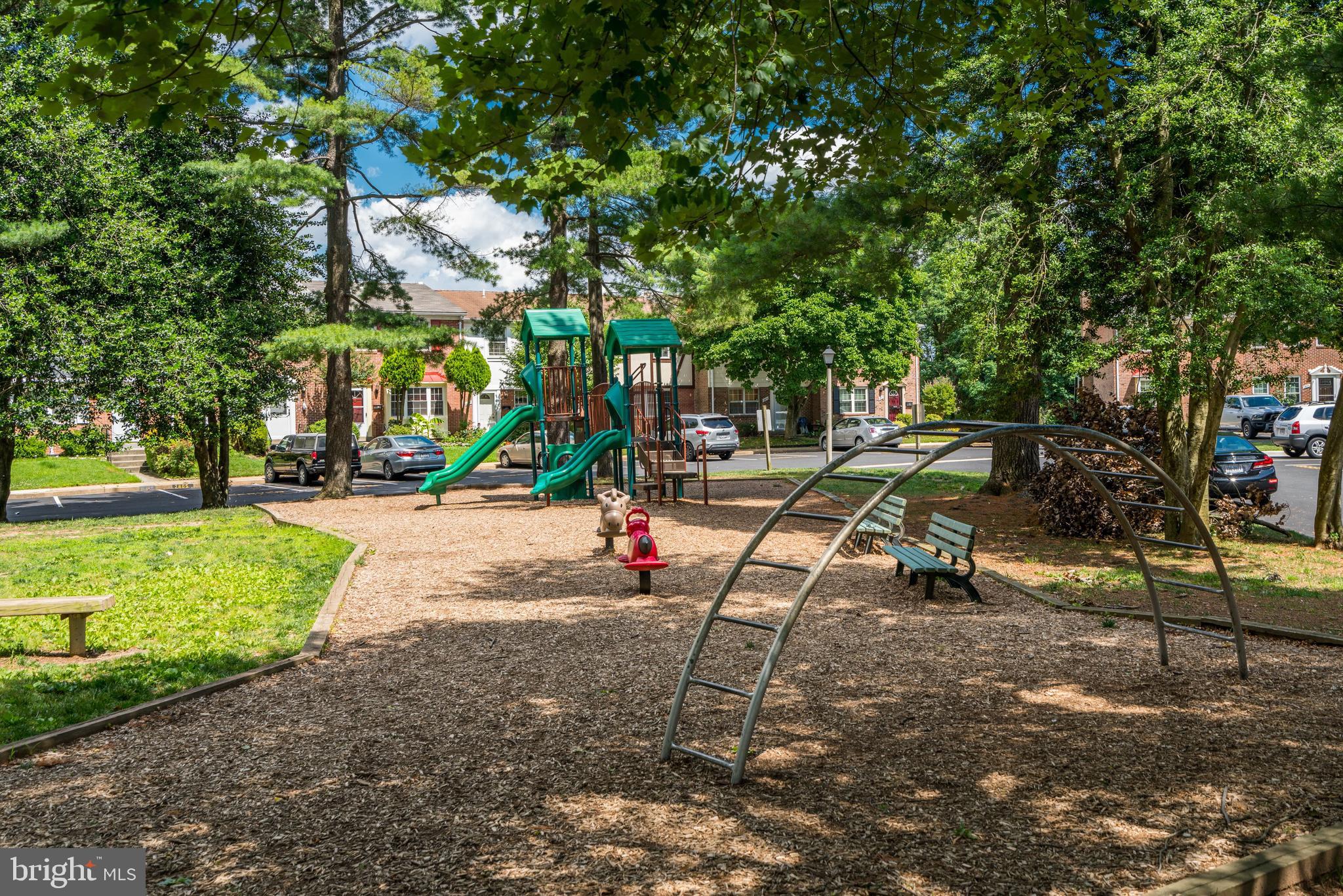 PINEWOOD GREENS - Residential