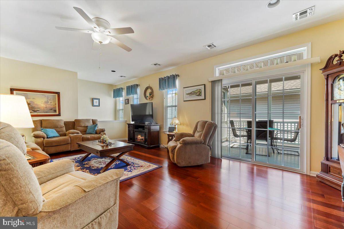 FOX HILL FARM - Residential