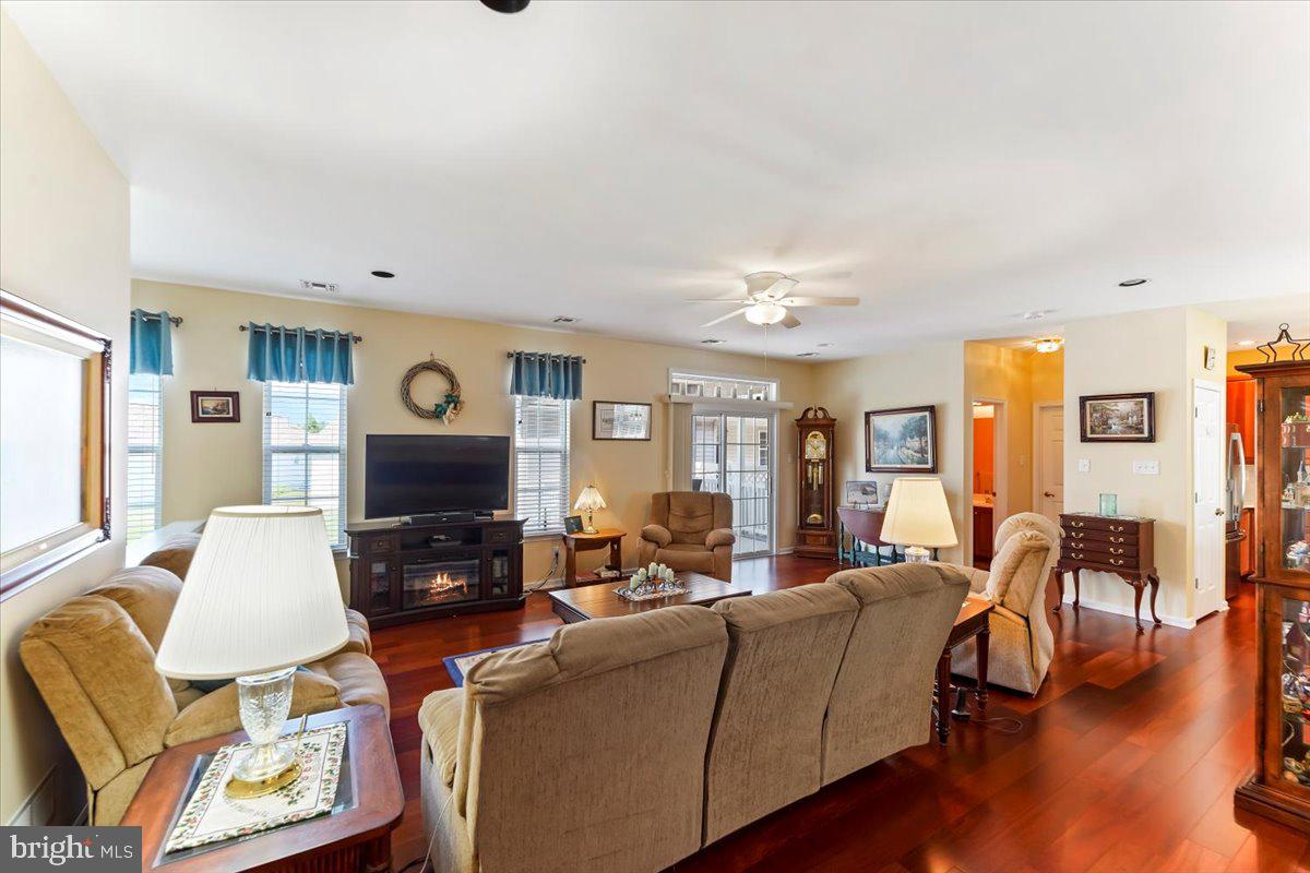 FOX HILL FARM - Residential