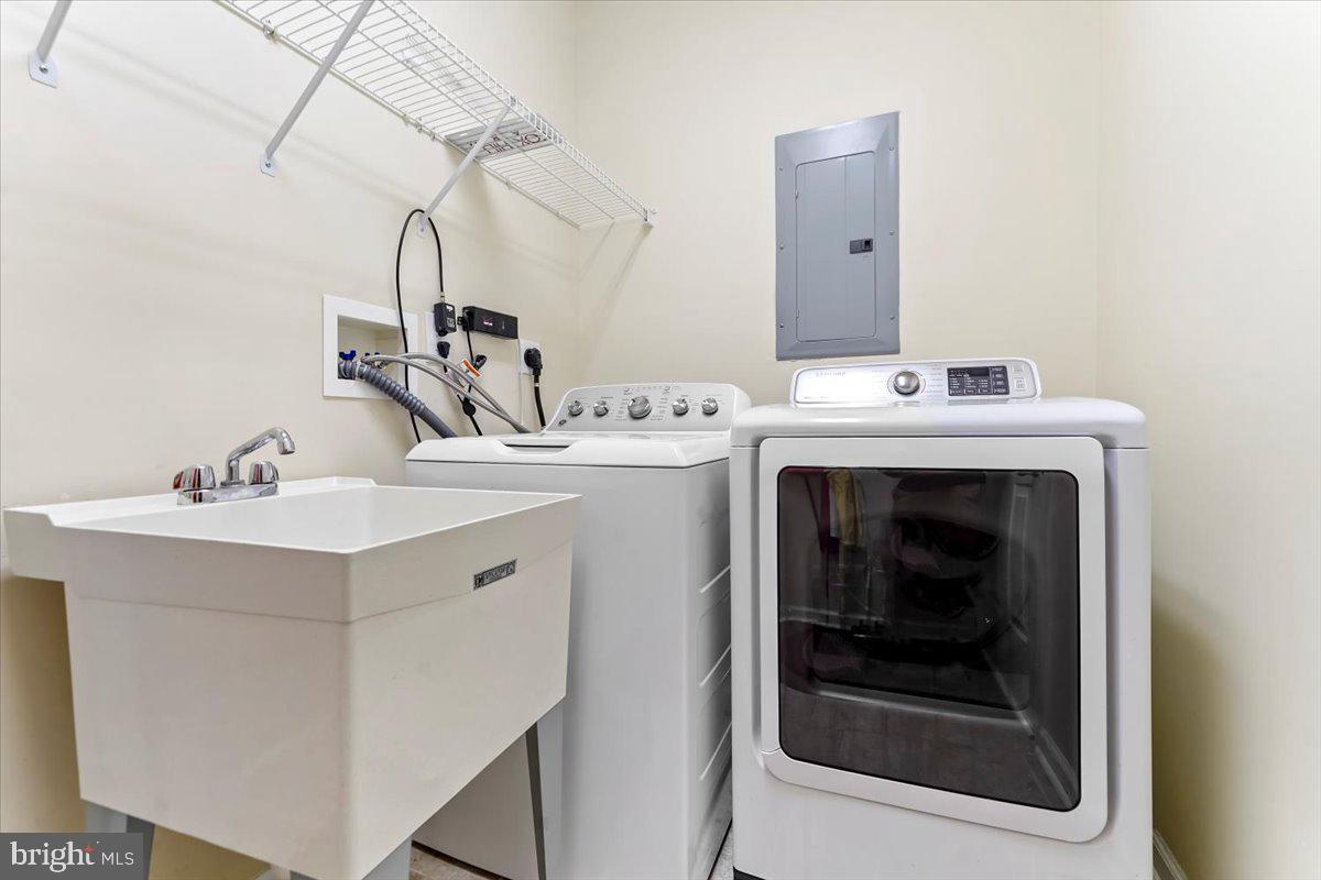 FOX HILL FARM - Residential