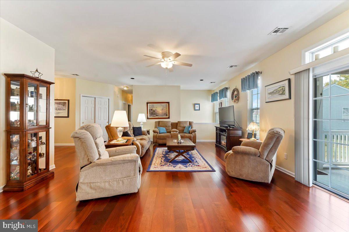 FOX HILL FARM - Residential