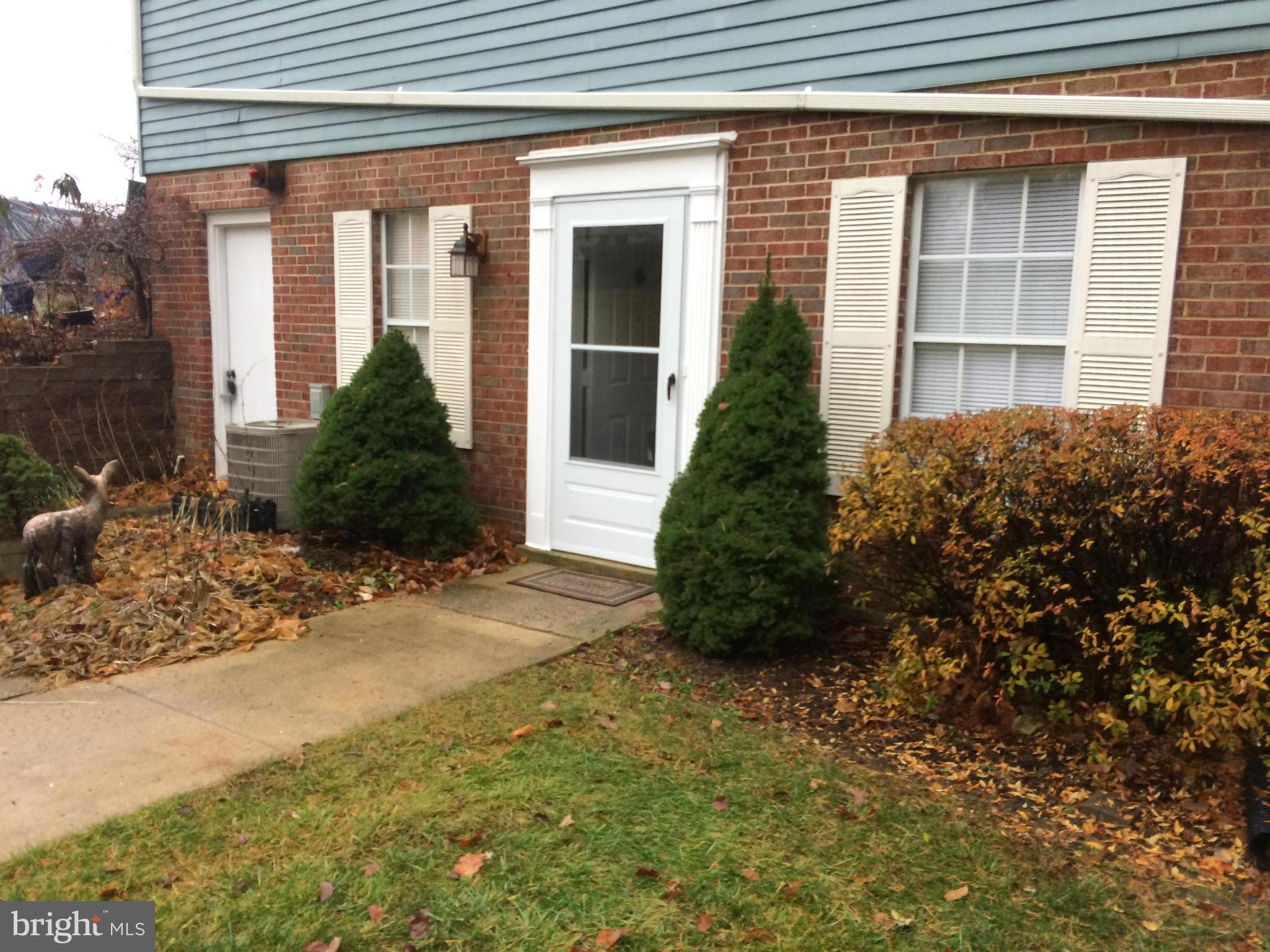 Beautiful 2 bedroom ground level condo in Damascus. Located in the Greenhills community only about 1/2 mile south of the center of Damascus. Schools, shopping, and more just a short distance away. This condo was renovated in late 2016. Large living room with fireplace, dining room, kitchen with granite counters, laundry room. No dogs are allowed. Owner/Agent