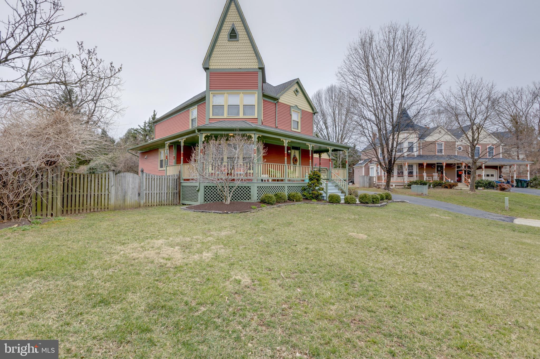 SUTTON WOODS - Residential