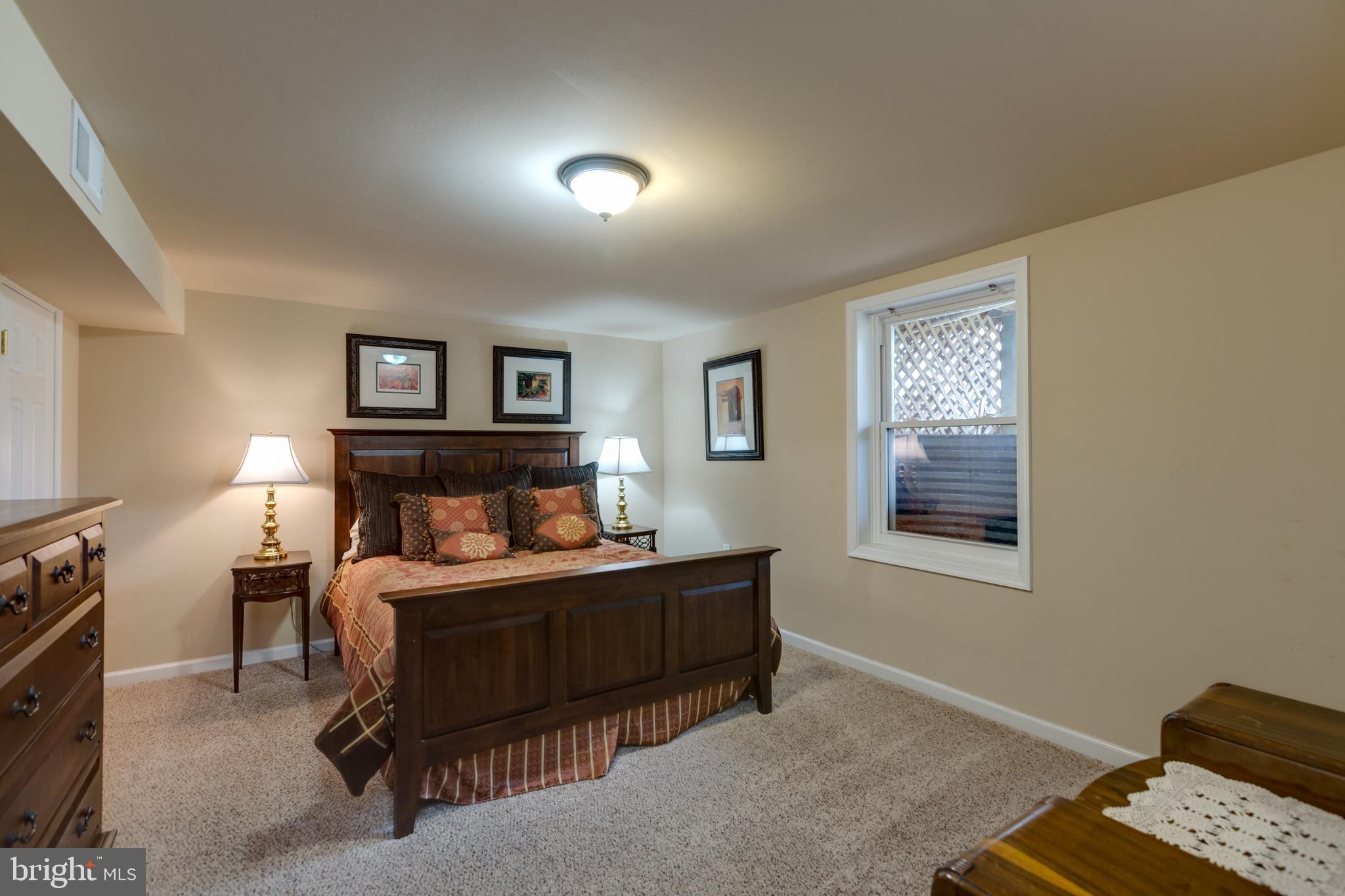 SUTTON WOODS - Residential