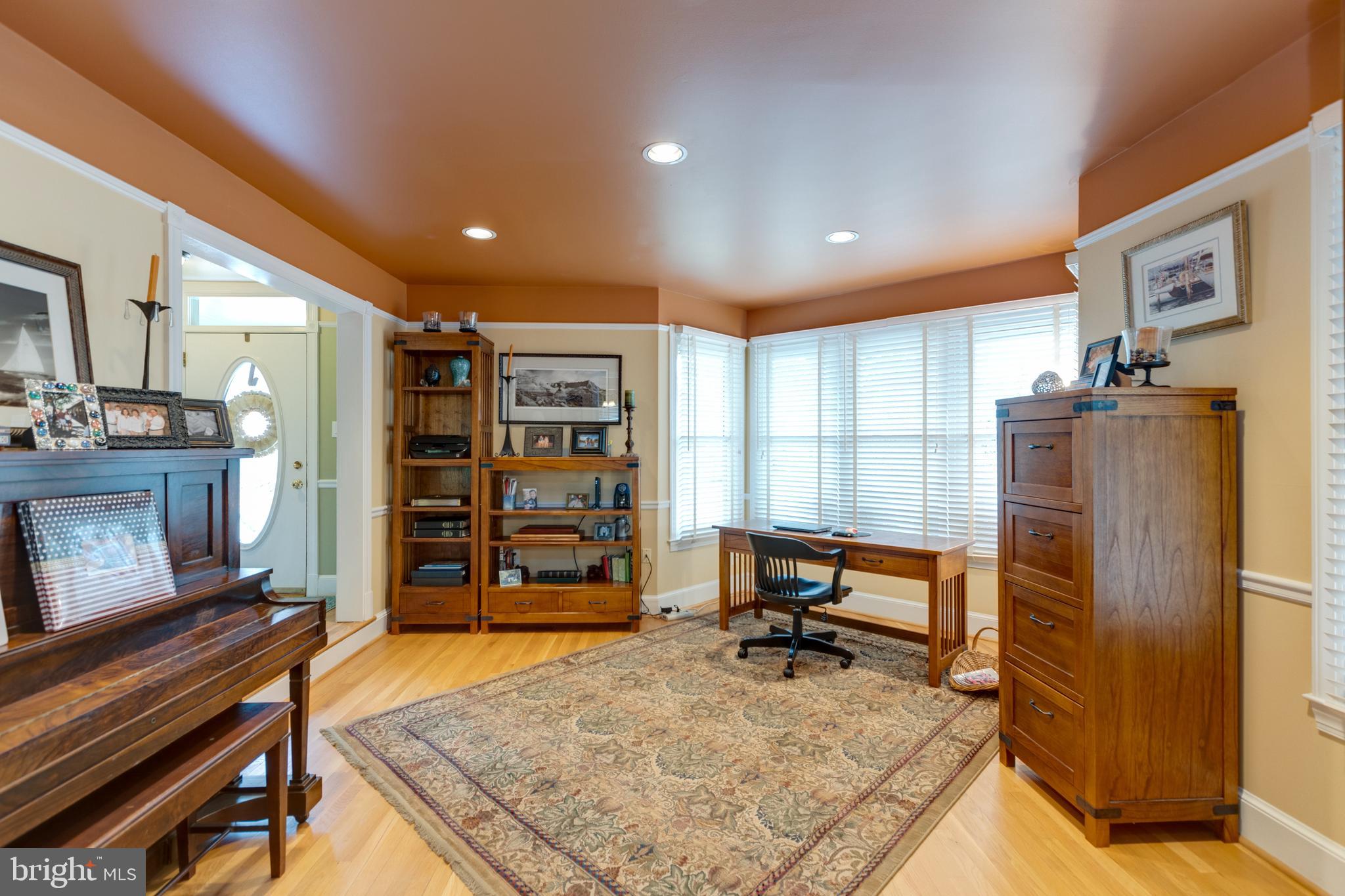 SUTTON WOODS - Residential