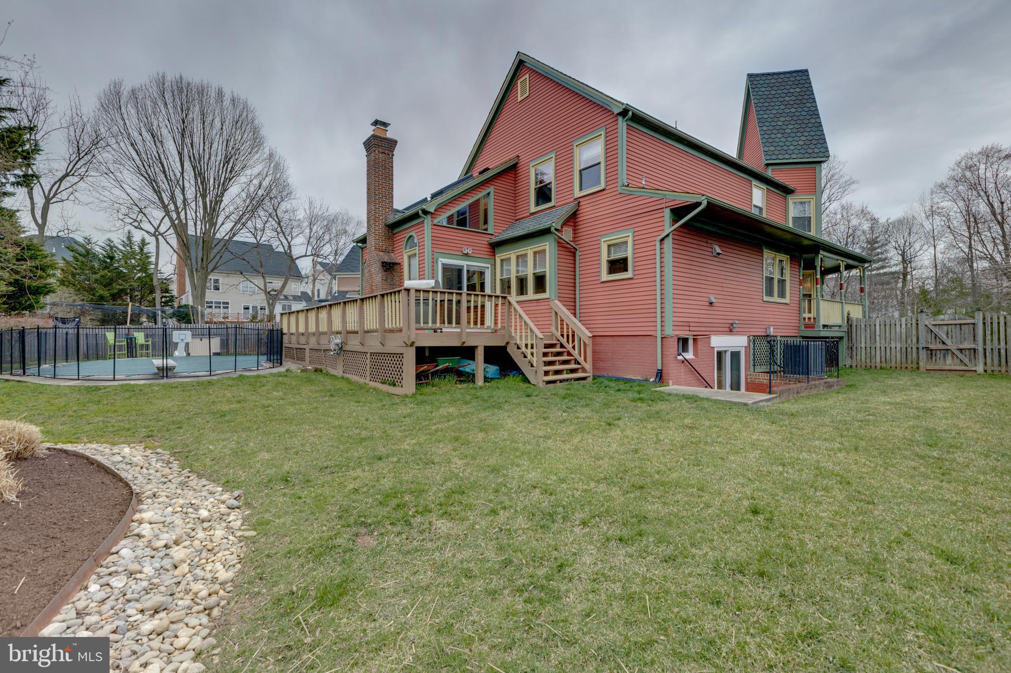 SUTTON WOODS - Residential