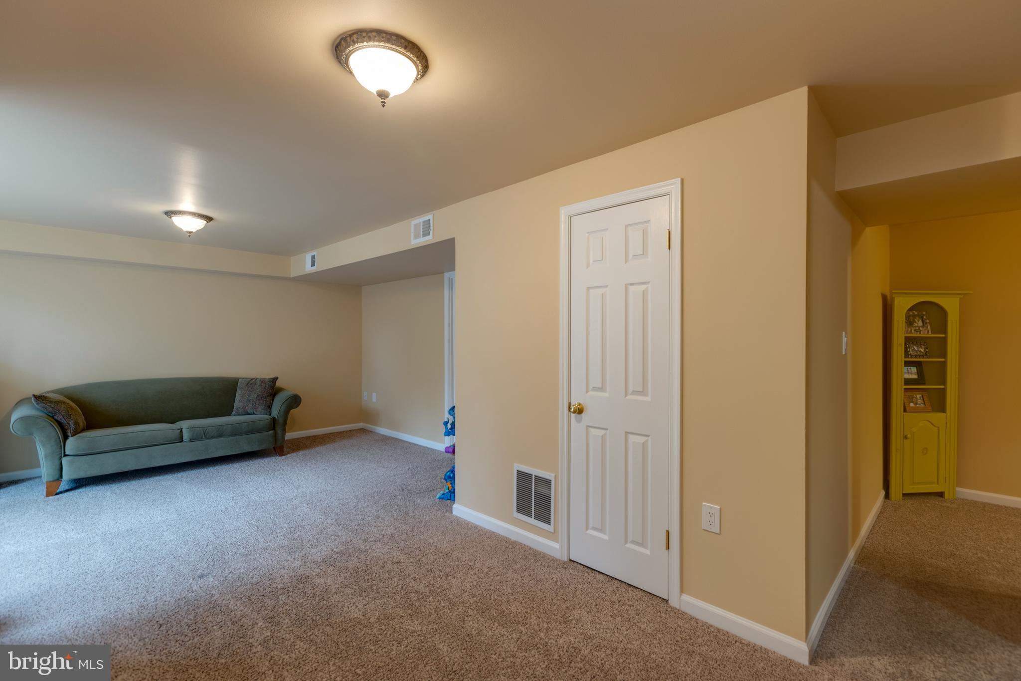 SUTTON WOODS - Residential