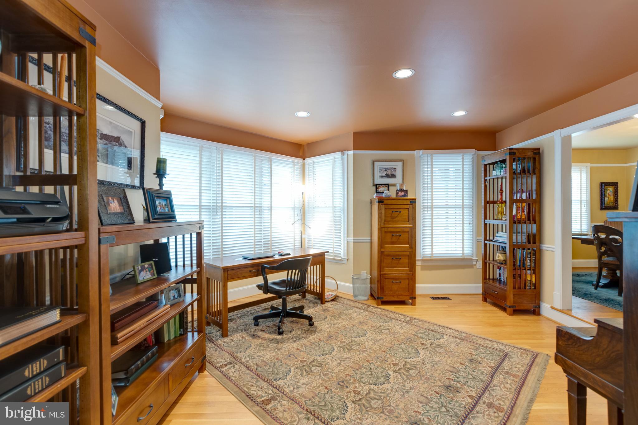 SUTTON WOODS - Residential