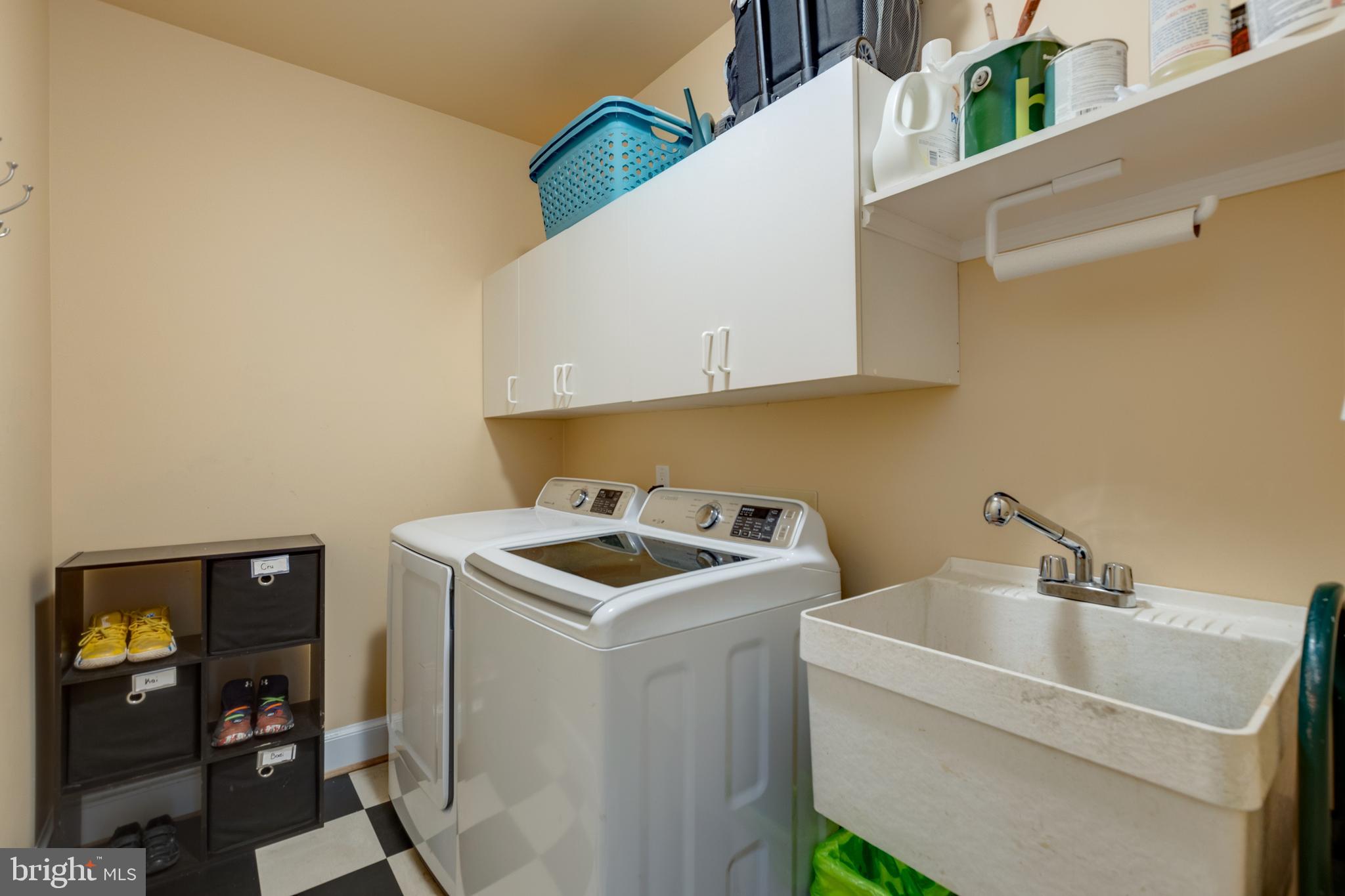 SUTTON WOODS - Residential