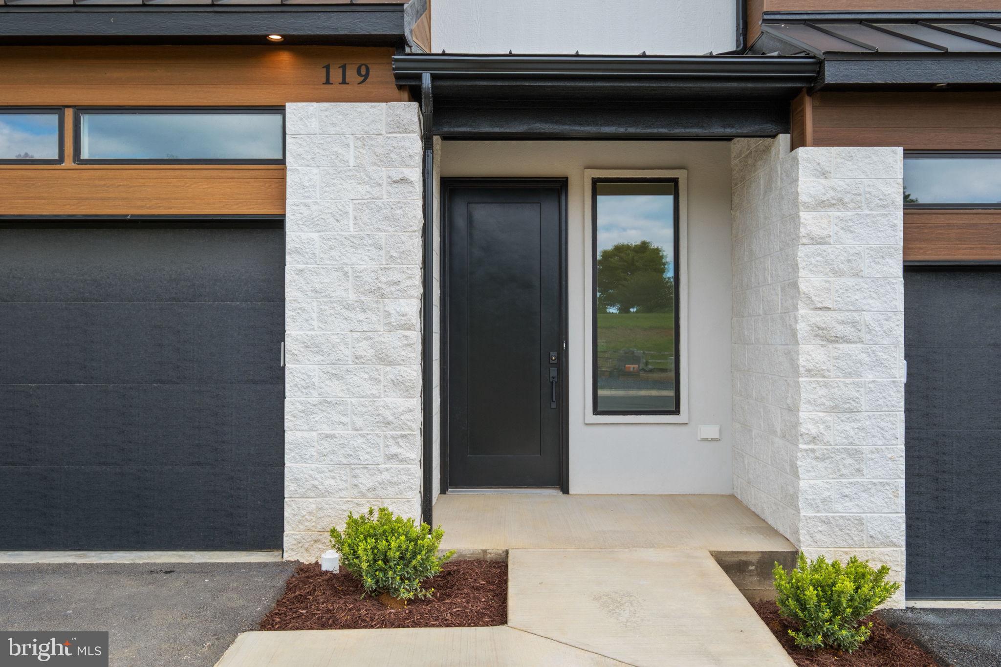 CROSSROADS FARM - Residential