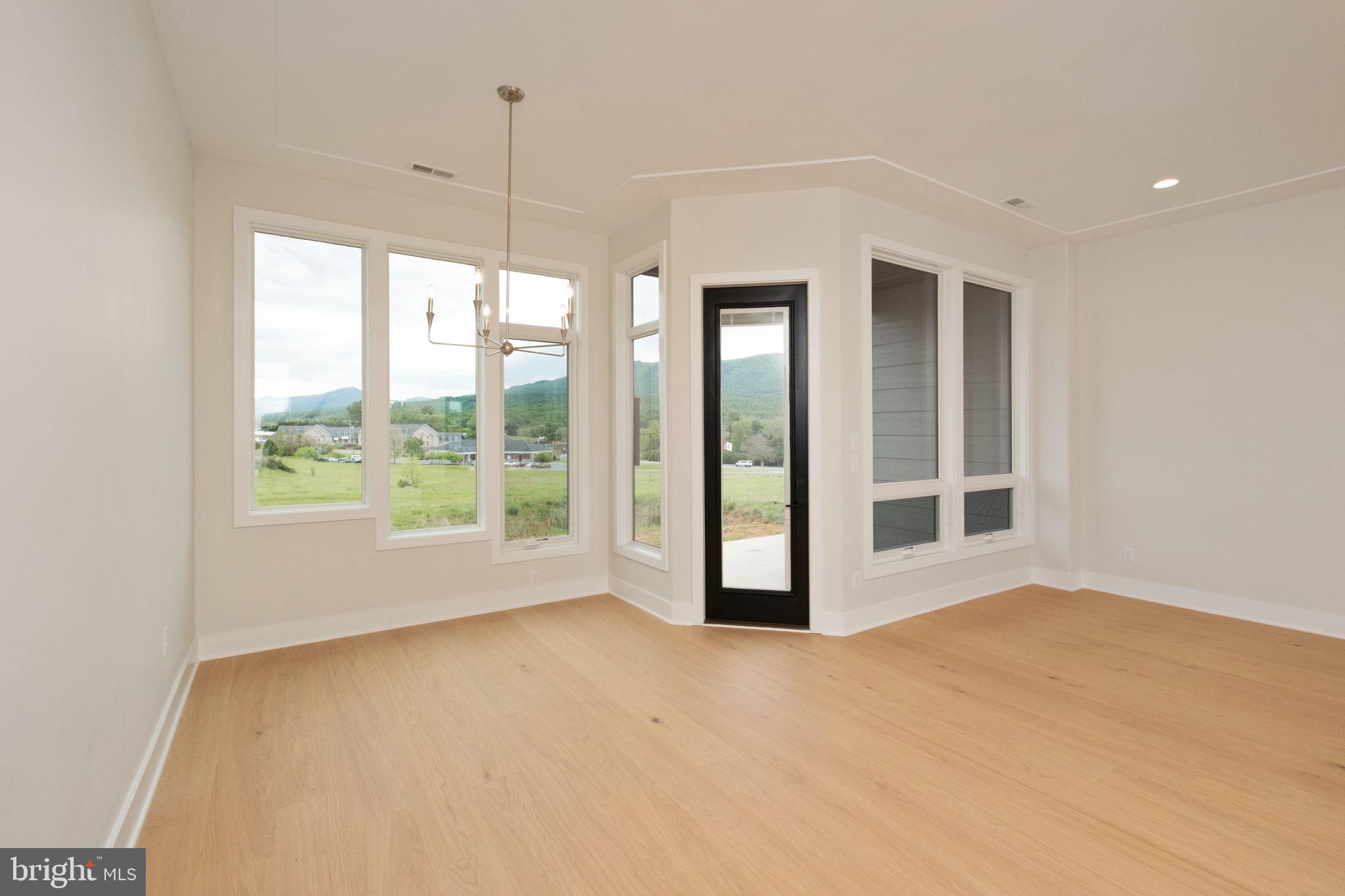 CROSSROADS FARM - Residential
