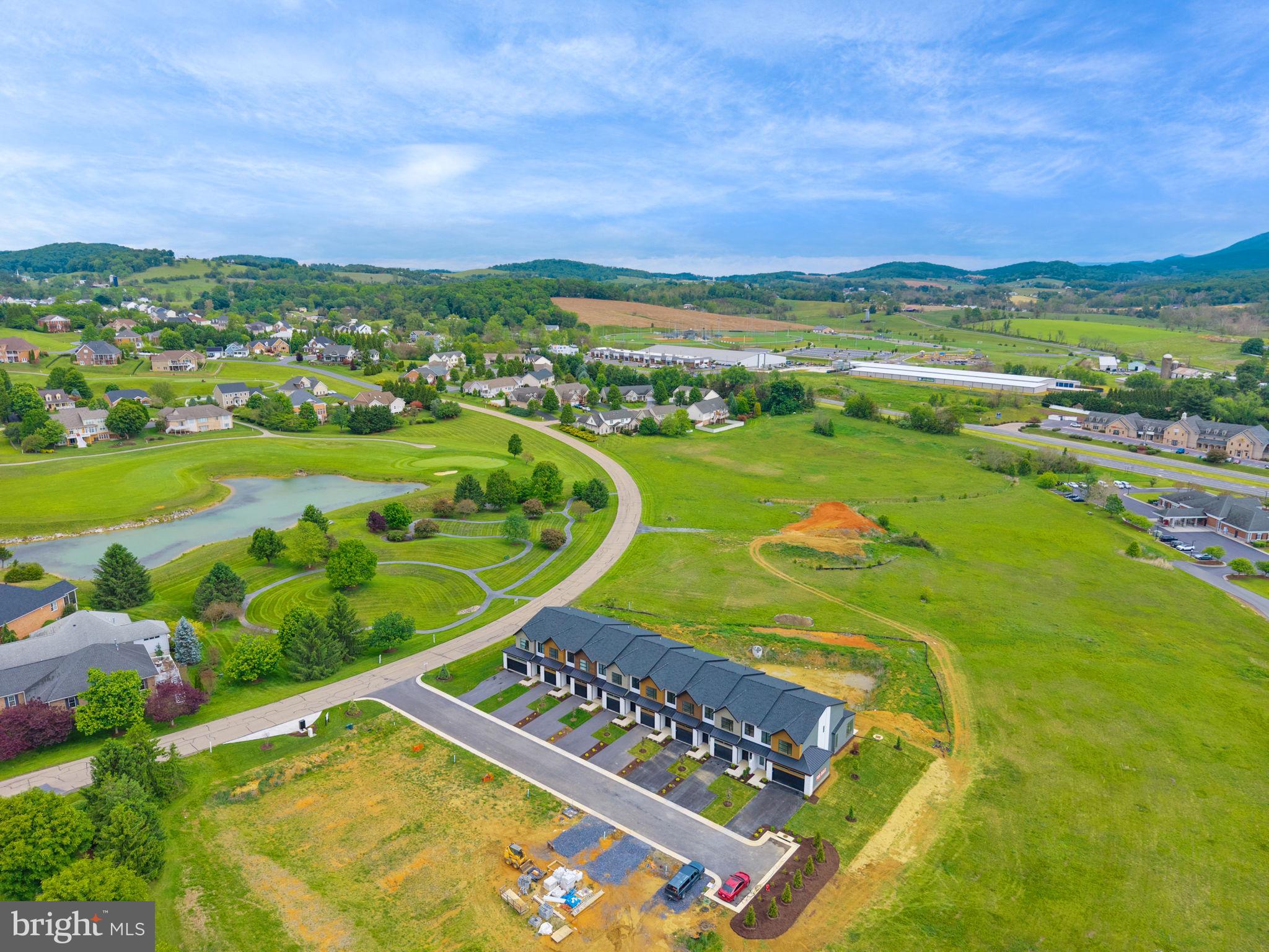 CROSSROADS FARM - Residential