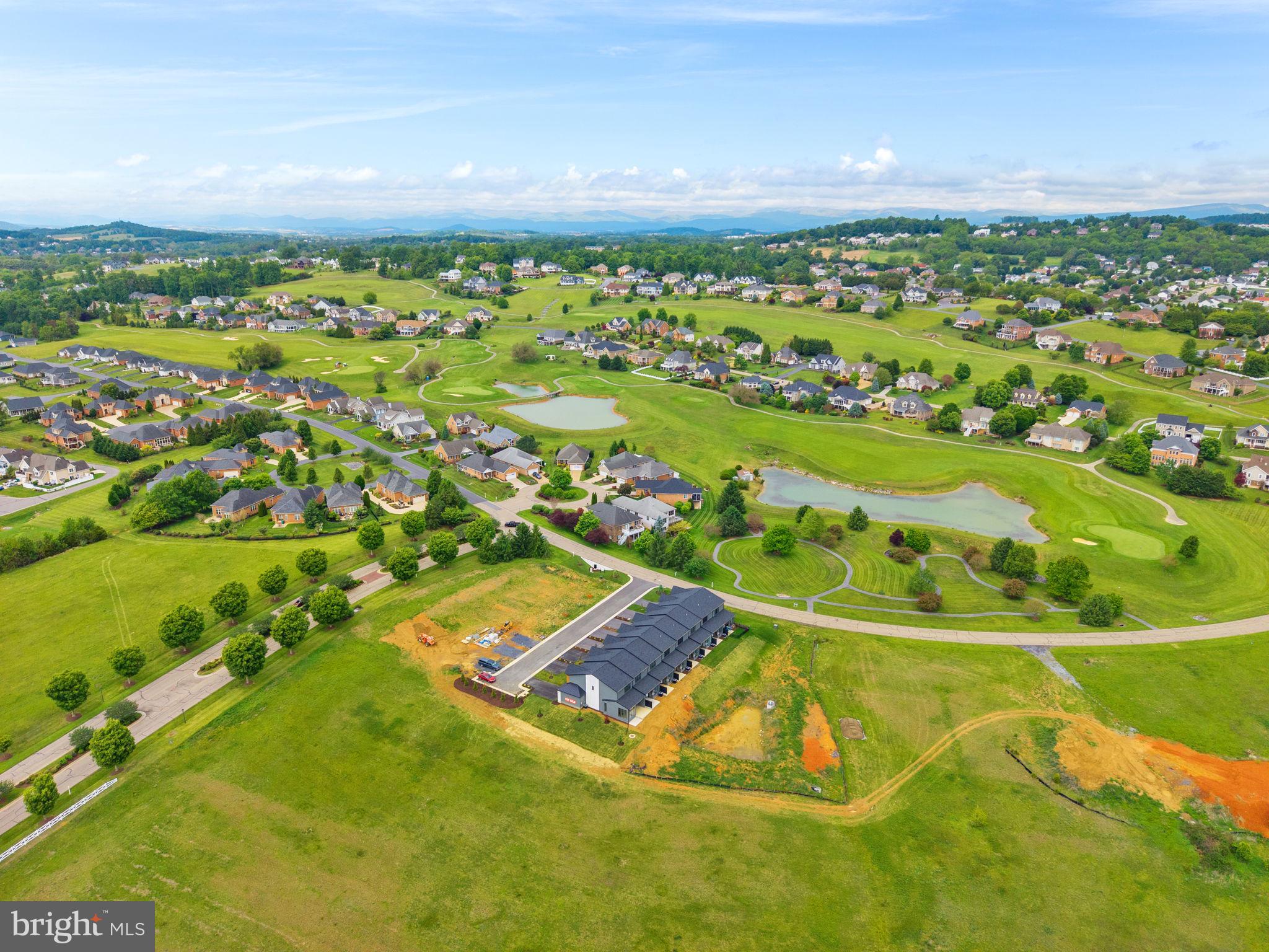 CROSSROADS FARM - Residential