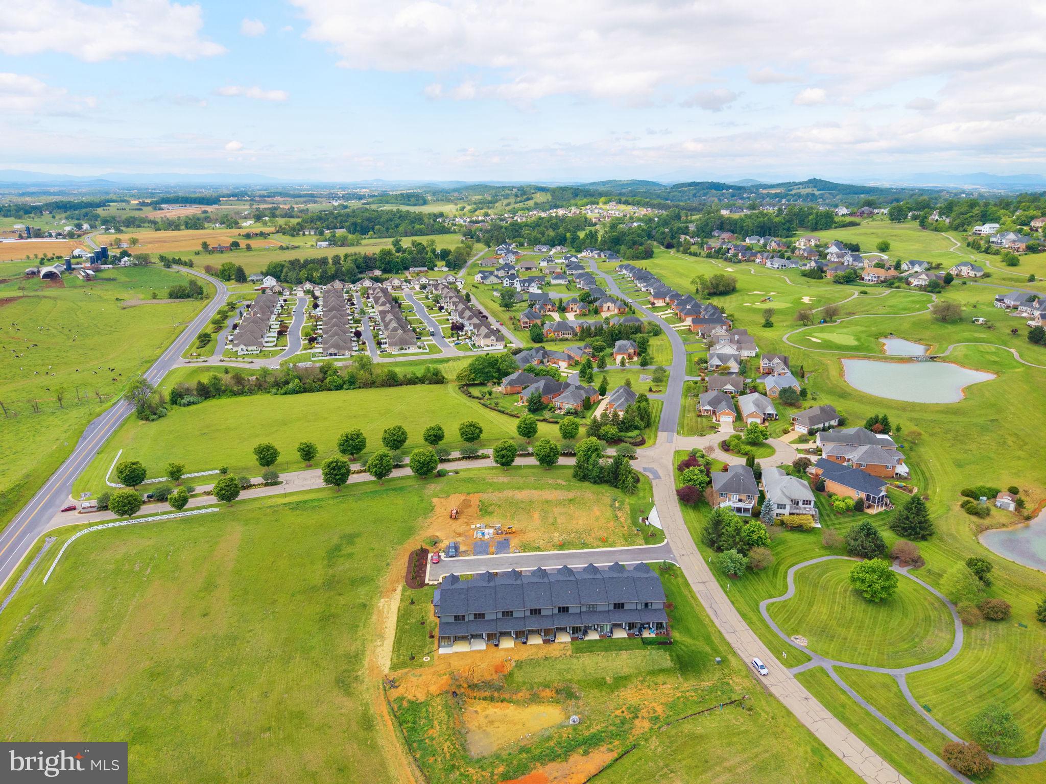 CROSSROADS FARM - Residential