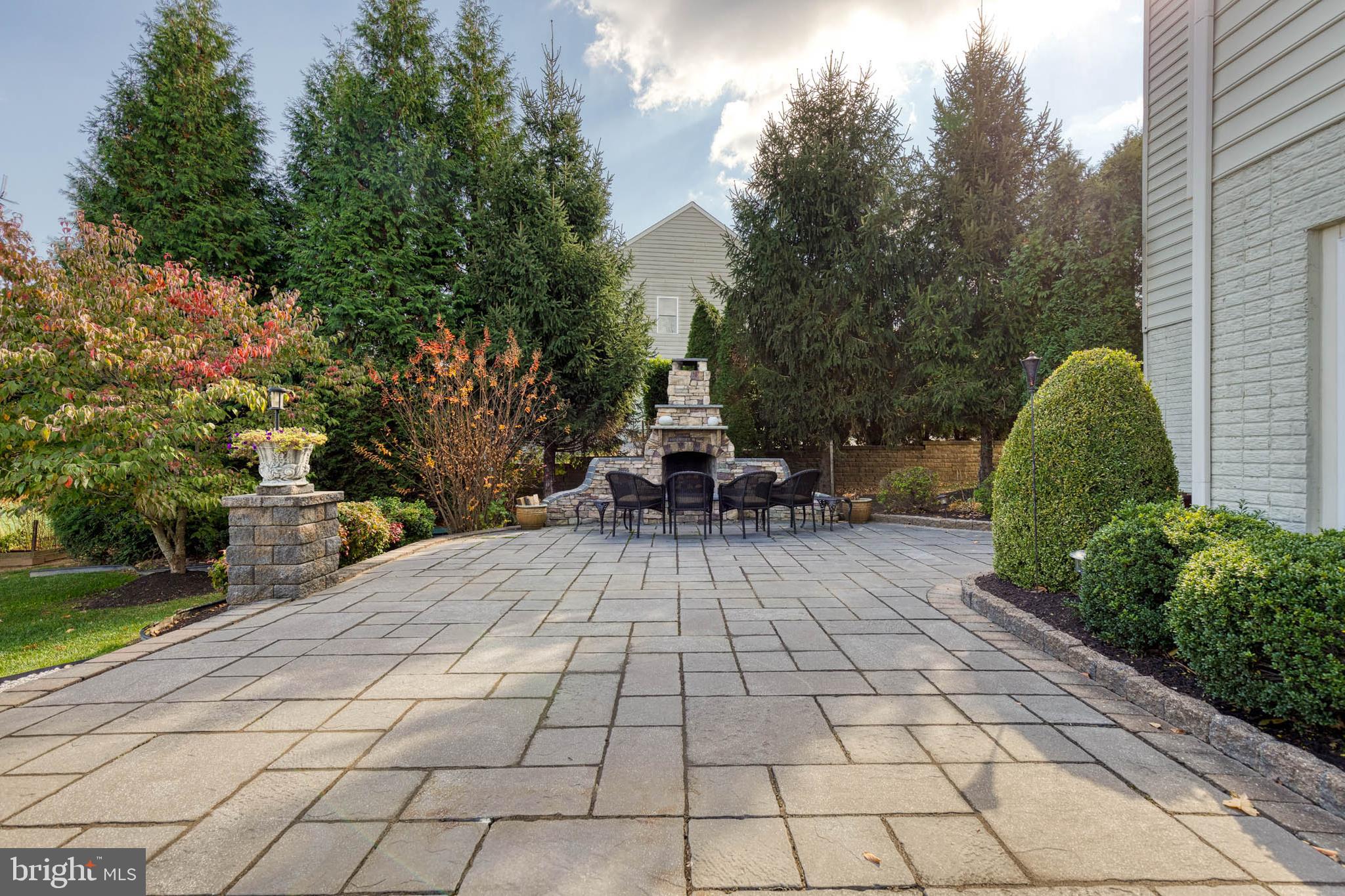 THE WARFIELDS II - Residential