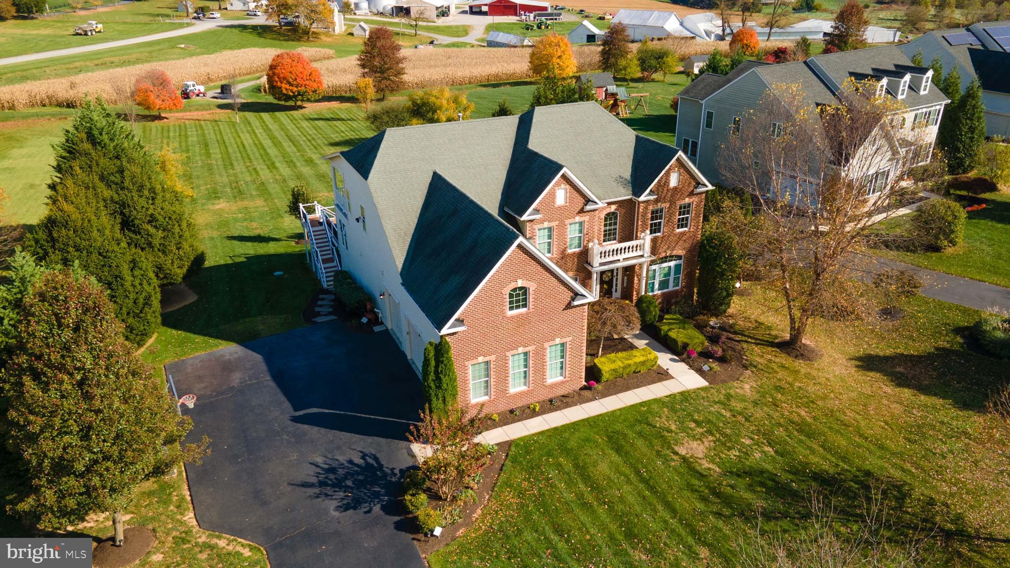 THE WARFIELDS II - Residential