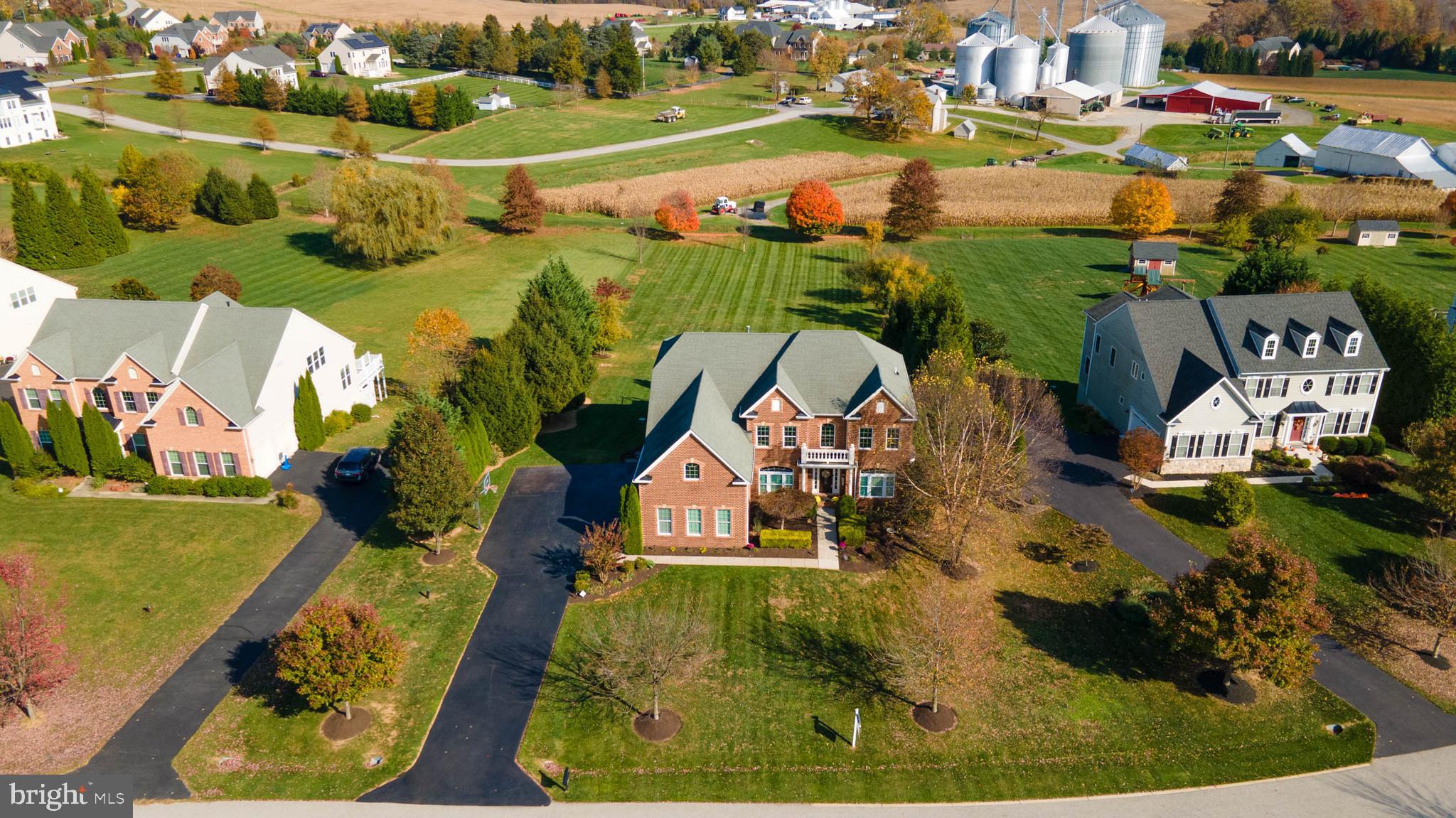 THE WARFIELDS II - Residential