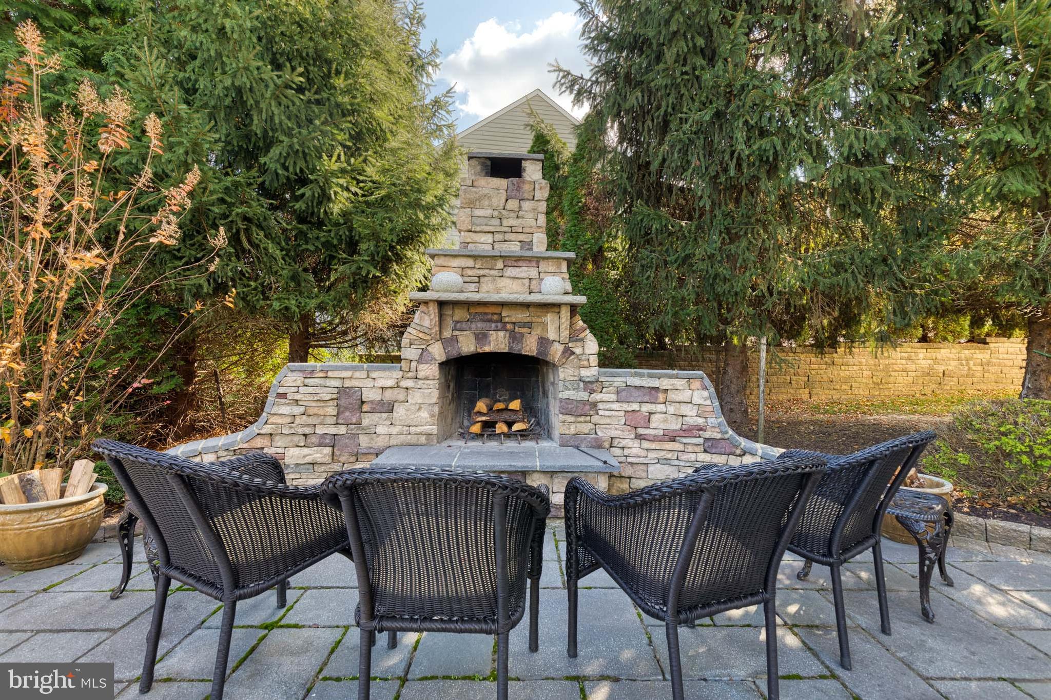 THE WARFIELDS II - Residential