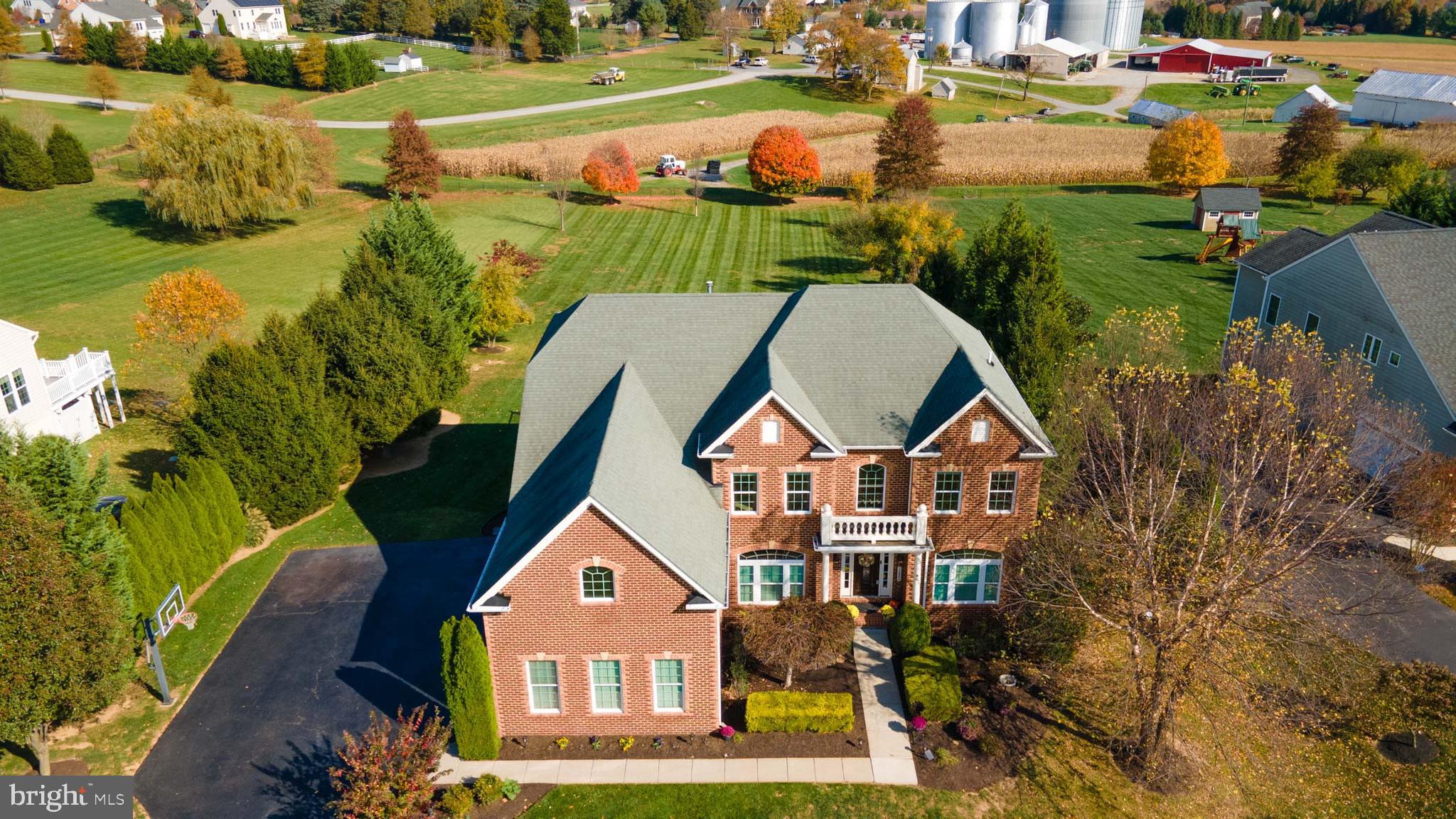 THE WARFIELDS II - Residential