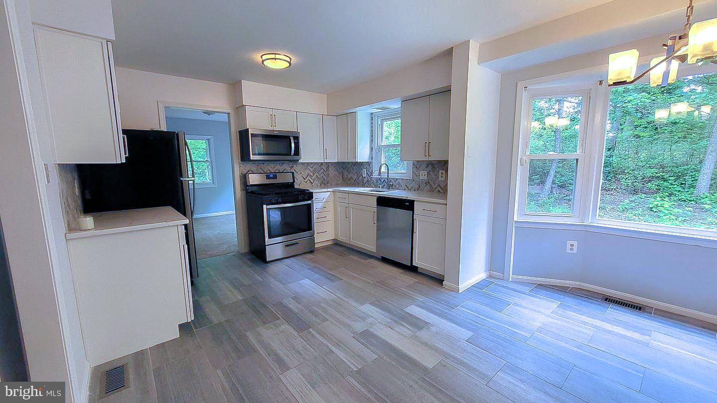 HOME ACRES - Residential Lease