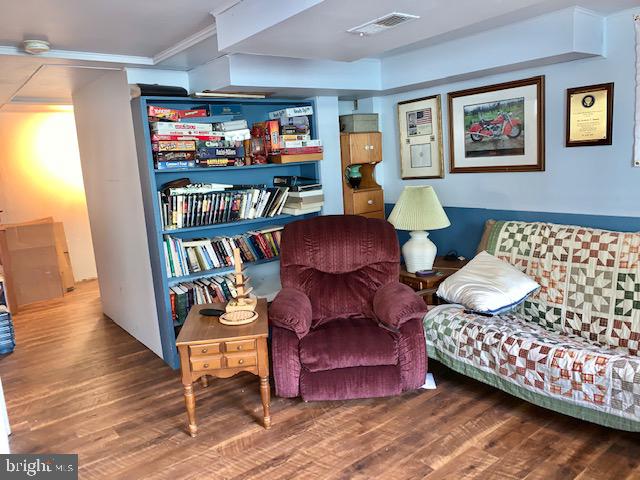 VIENNA WOODS - Residential