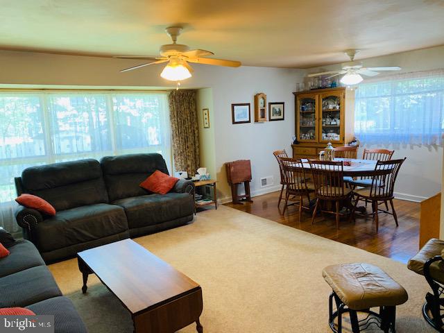 VIENNA WOODS - Residential