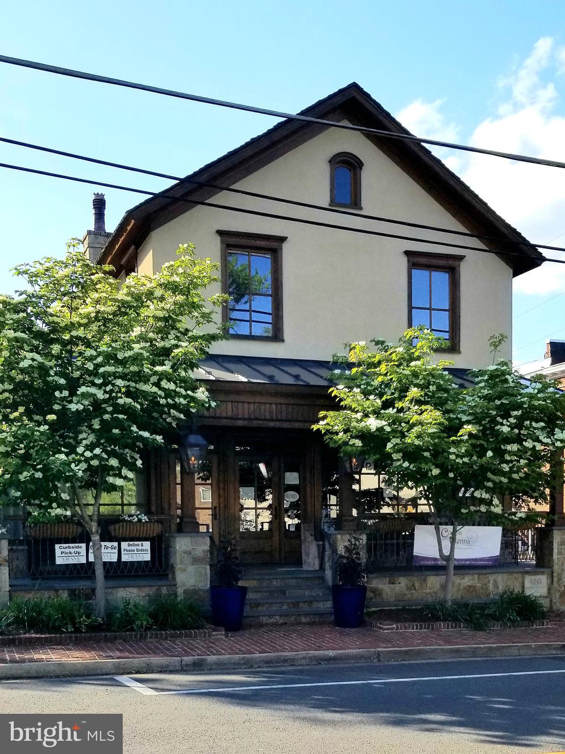 VIENNA WOODS - Residential