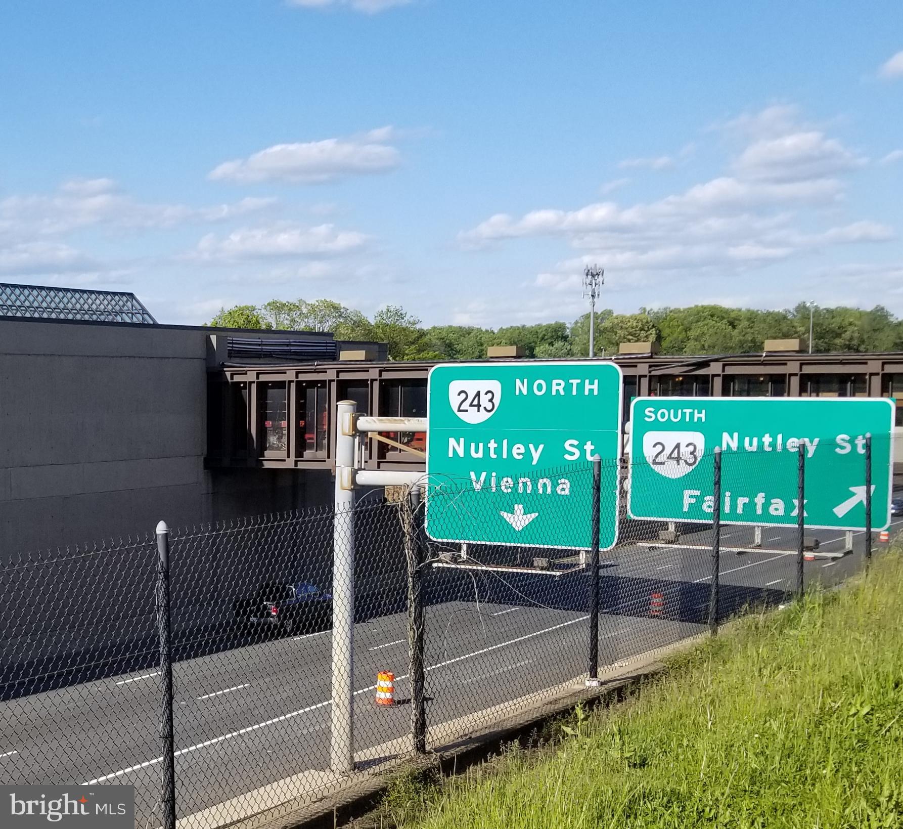 VIENNA WOODS - Residential