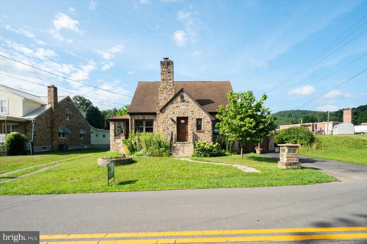 26 PARKSIDE BOULEVARD
