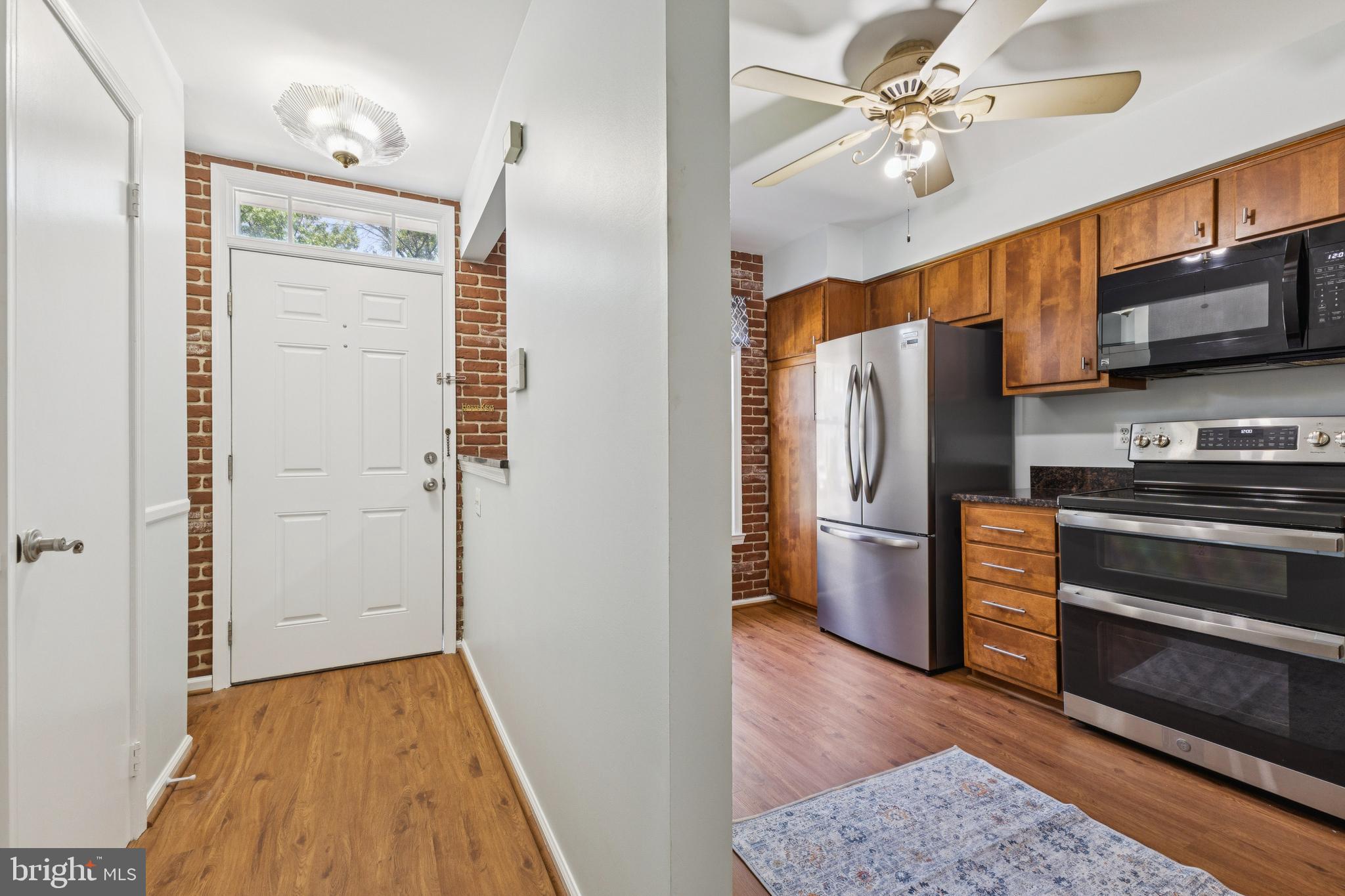 8485 LAUREL OAK DRIVE