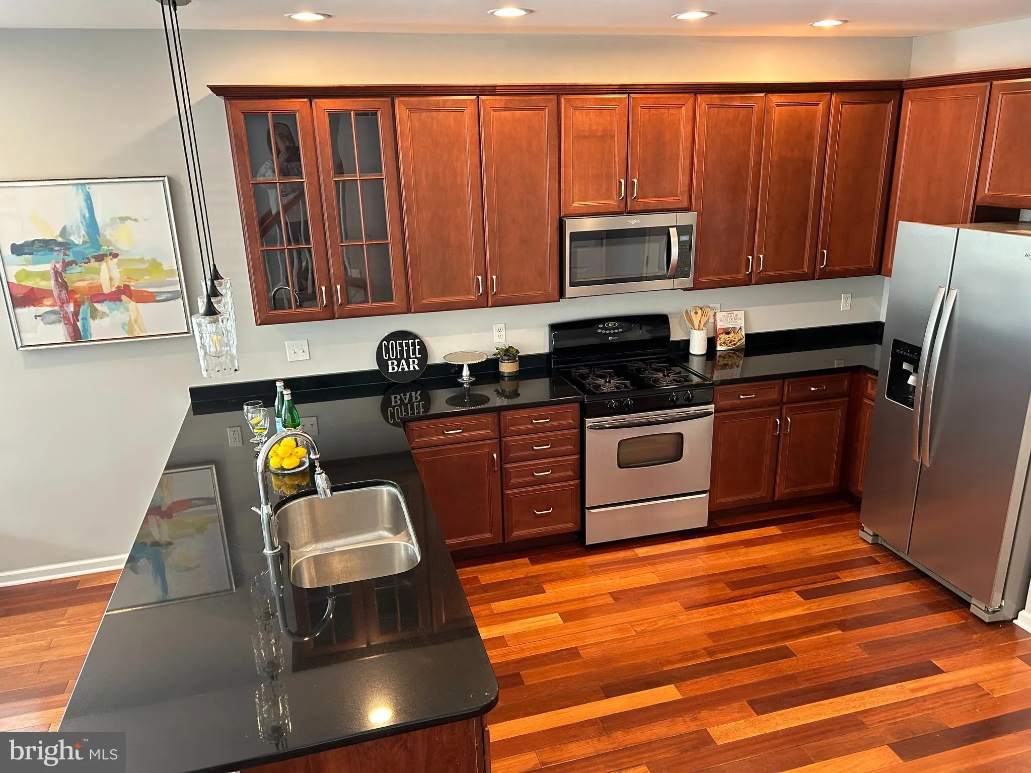 Philadelphia, Pennsylvania 19128, United States, 3 Bedrooms Bedrooms, ,4 BathroomsBathrooms,Residential,Pending,45639