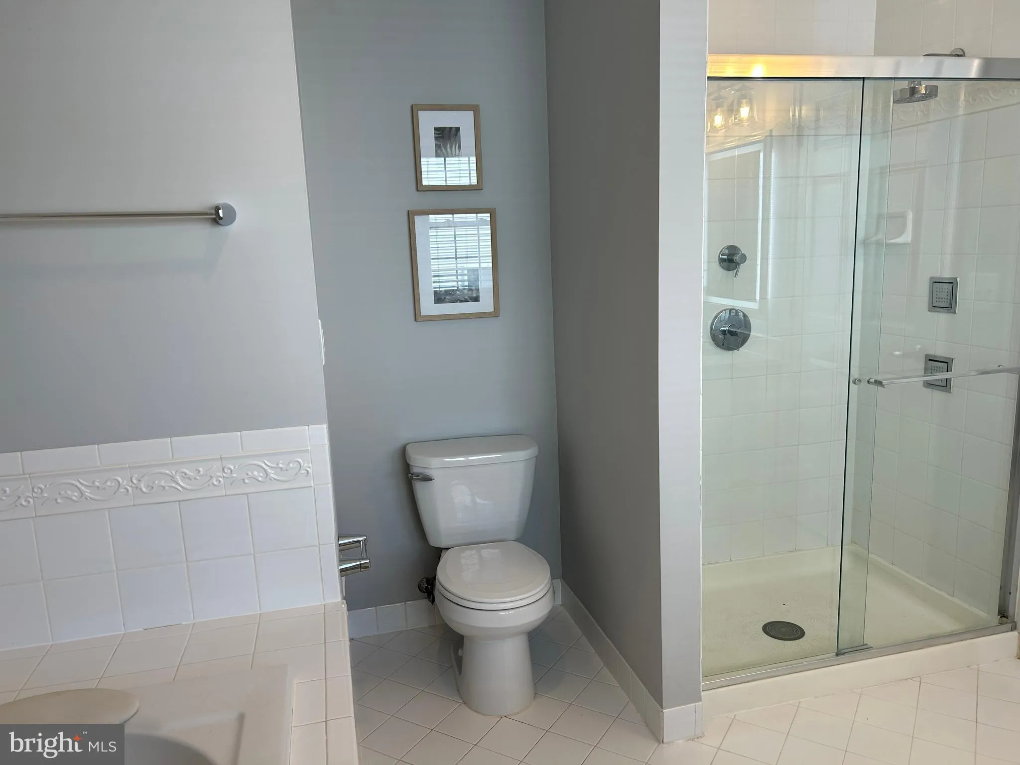 Philadelphia, Pennsylvania 19128, United States, 3 Bedrooms Bedrooms, ,4 BathroomsBathrooms,Residential,Pending,45639