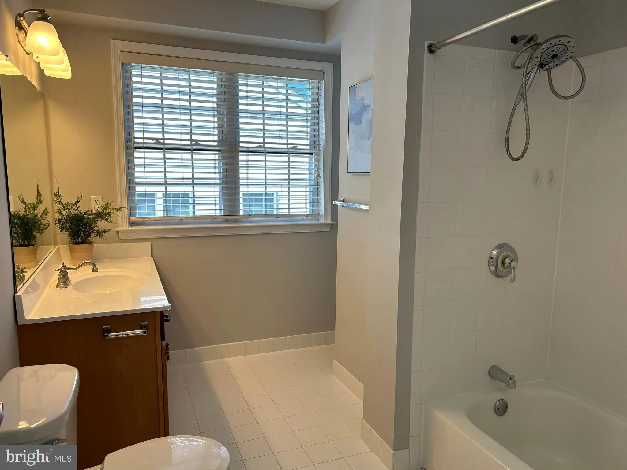 Philadelphia, Pennsylvania 19128, United States, 3 Bedrooms Bedrooms, ,4 BathroomsBathrooms,Residential,Pending,45639