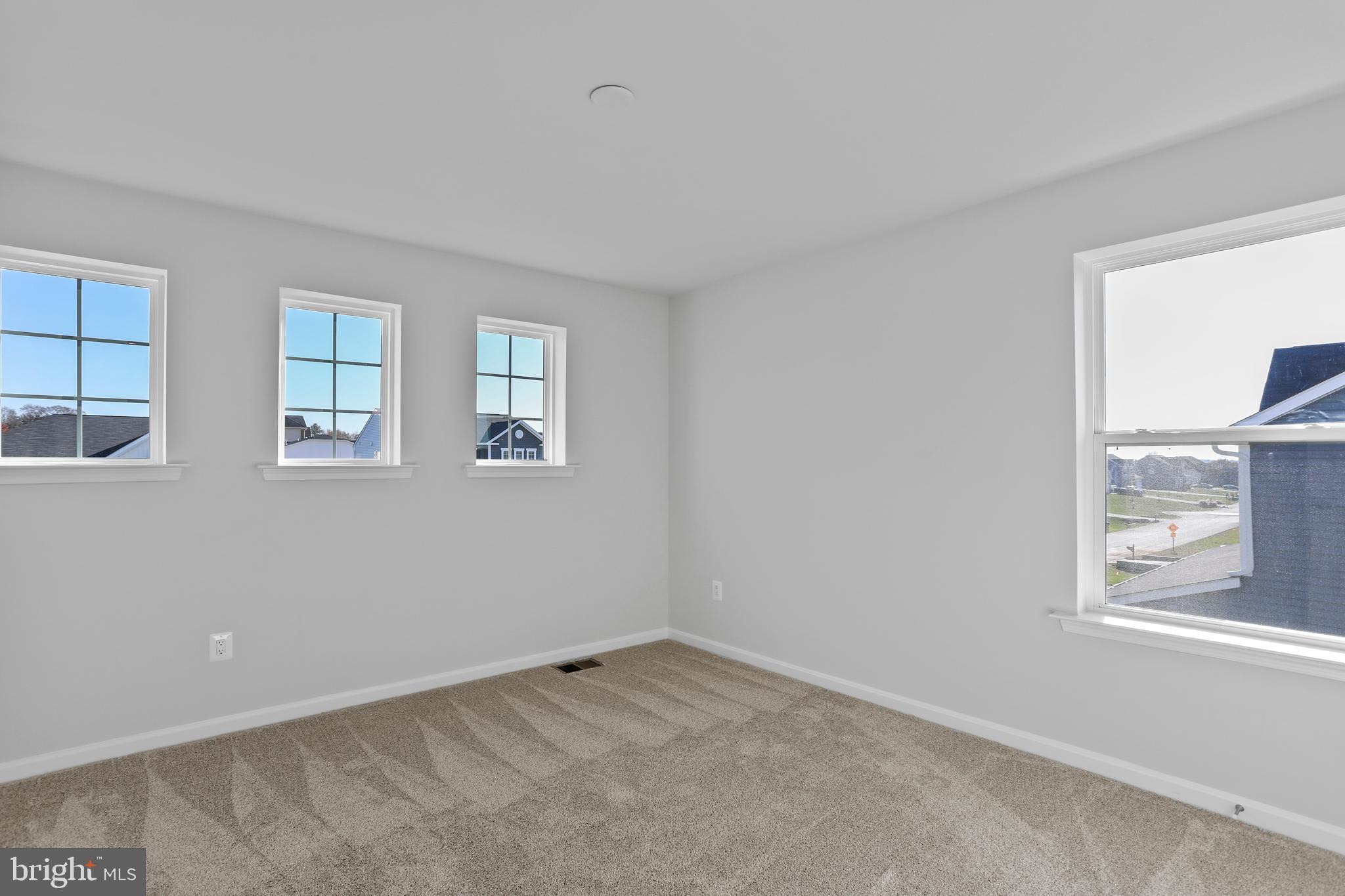 ELMWOOD FARM - Residential