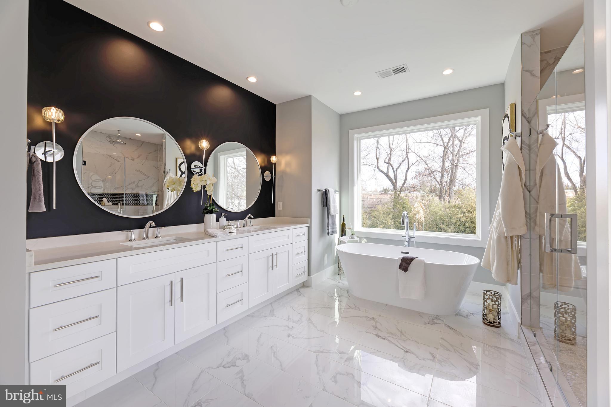 VIENNA WOODS - Residential