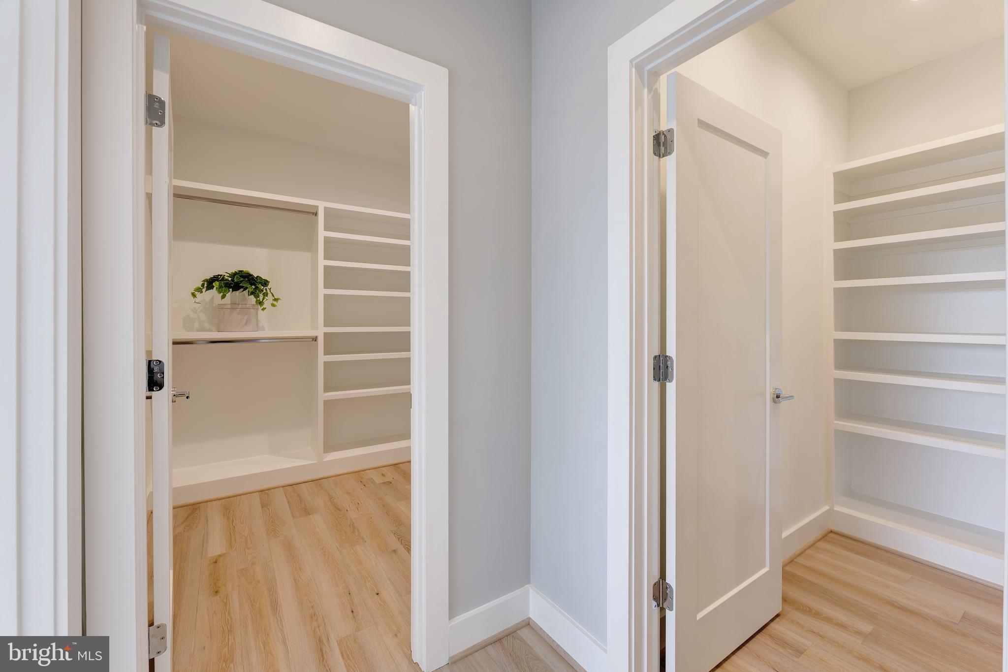 VIENNA WOODS - Residential