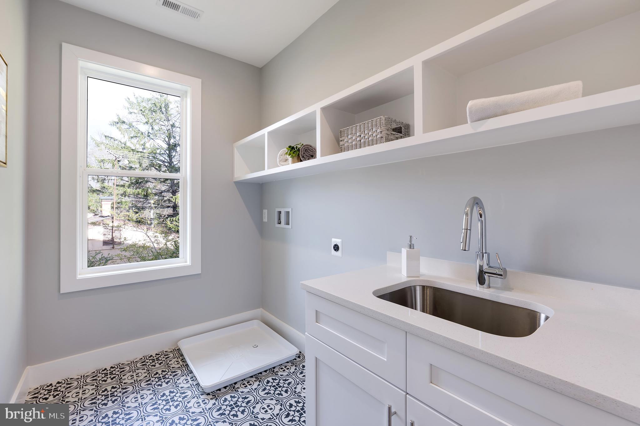 VIENNA WOODS - Residential